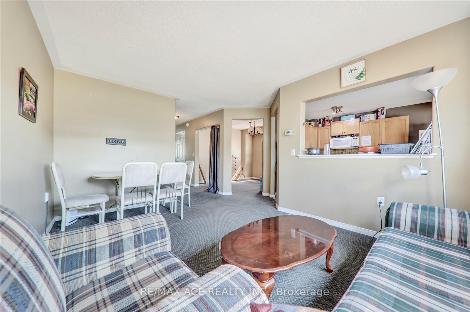 Photo 23 of 303 Spillsbury Drive, Peterborough, Otonabee Ward 1 — HOMEH