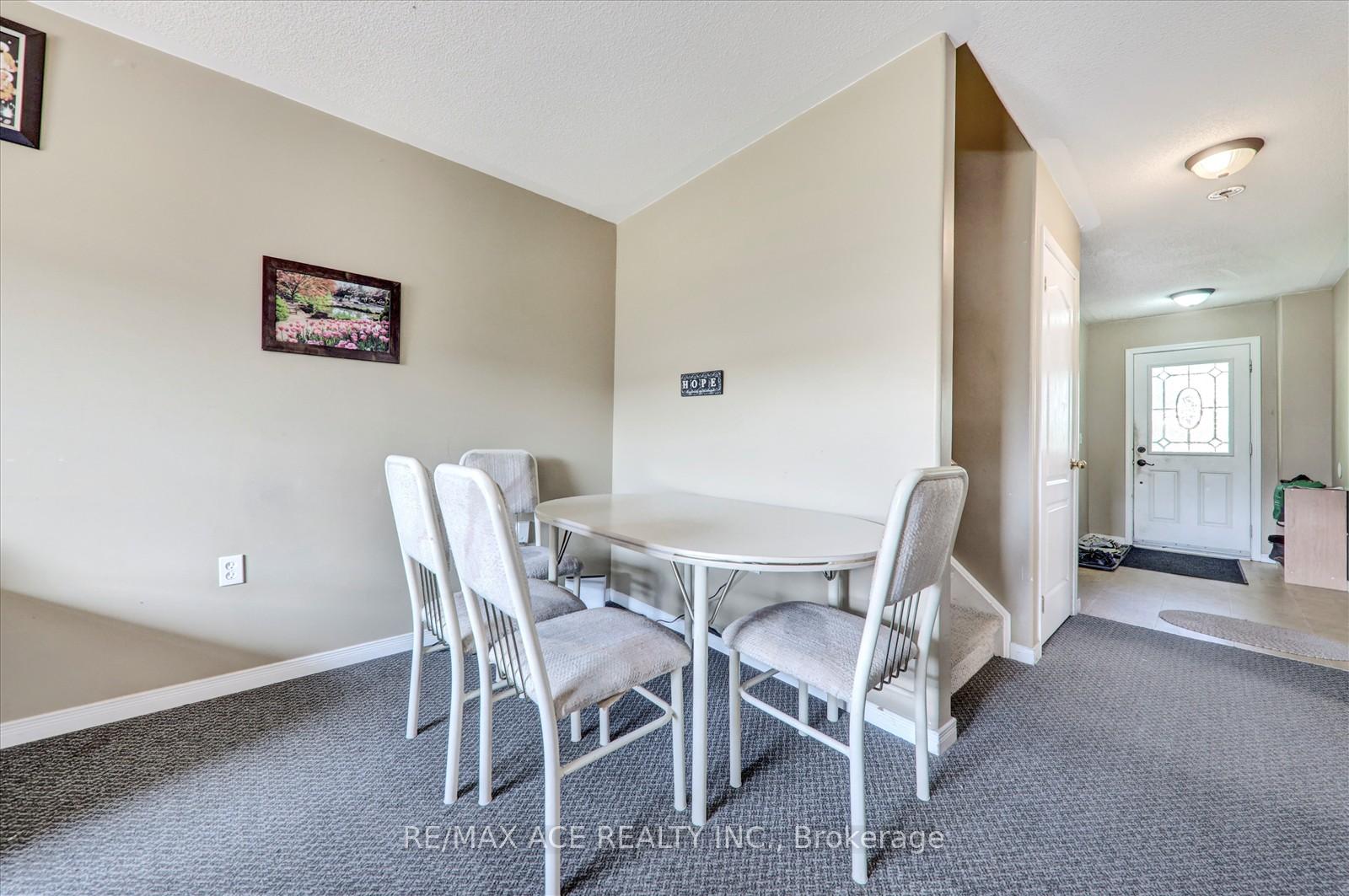Photo 24 of 303 Spillsbury Drive, Peterborough, Otonabee Ward 1 — HOMEH