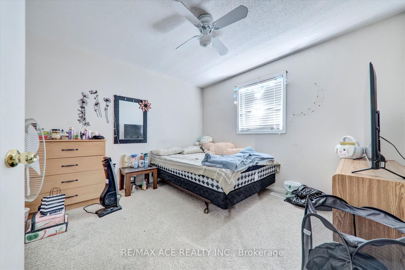 Photo 28 of 303 Spillsbury Drive, Peterborough, Otonabee Ward 1 — HOMEH