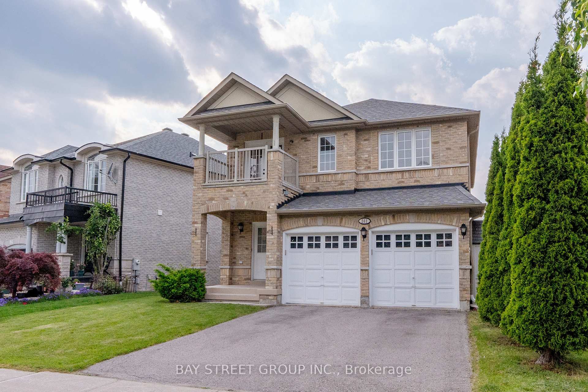Photo 4 of 243 Zokol Drive, Aurora, Bayview Northeast — HOMEH
