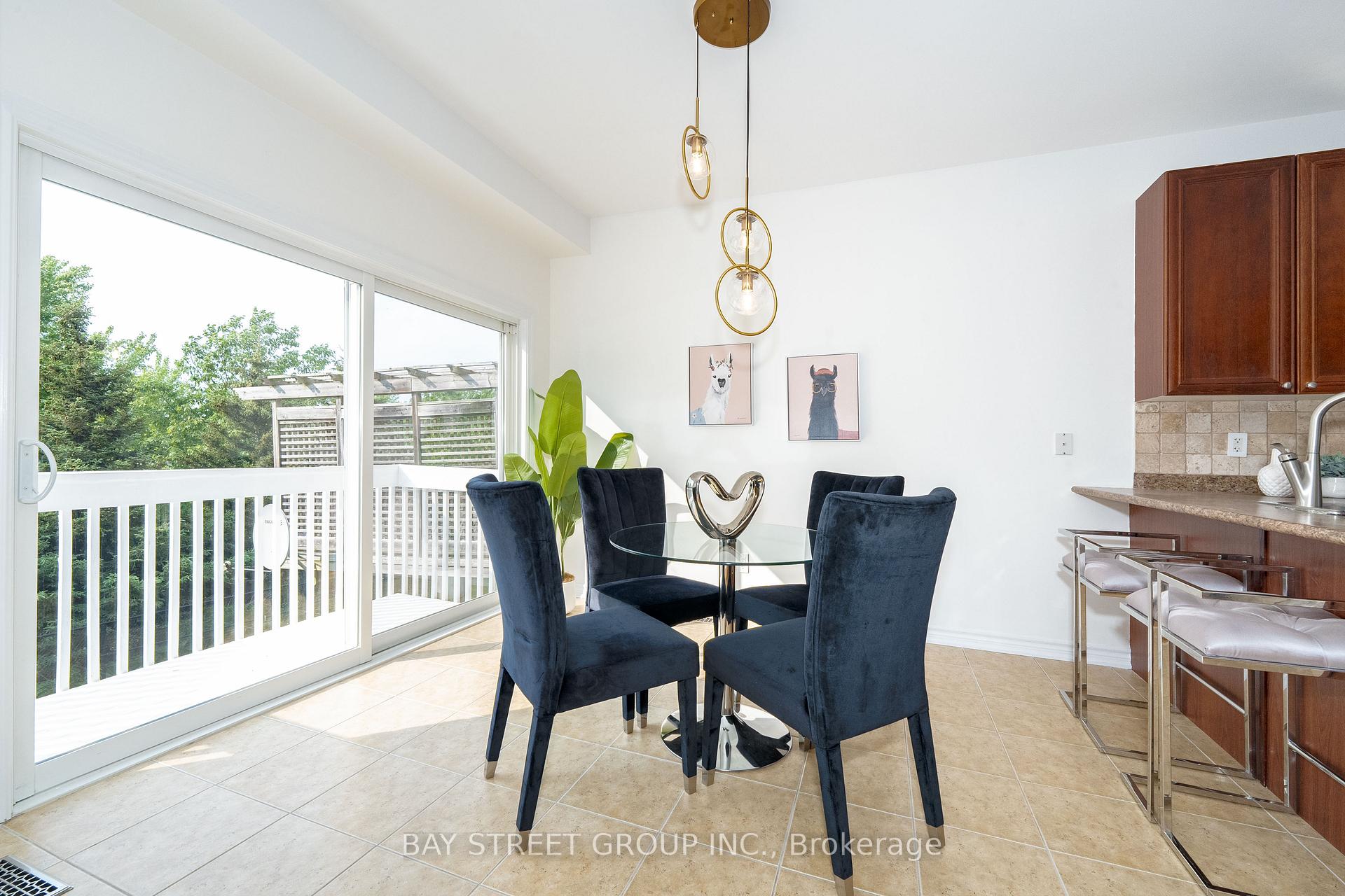 Photo 37 of 243 Zokol Drive, Aurora, Bayview Northeast — HOMEH