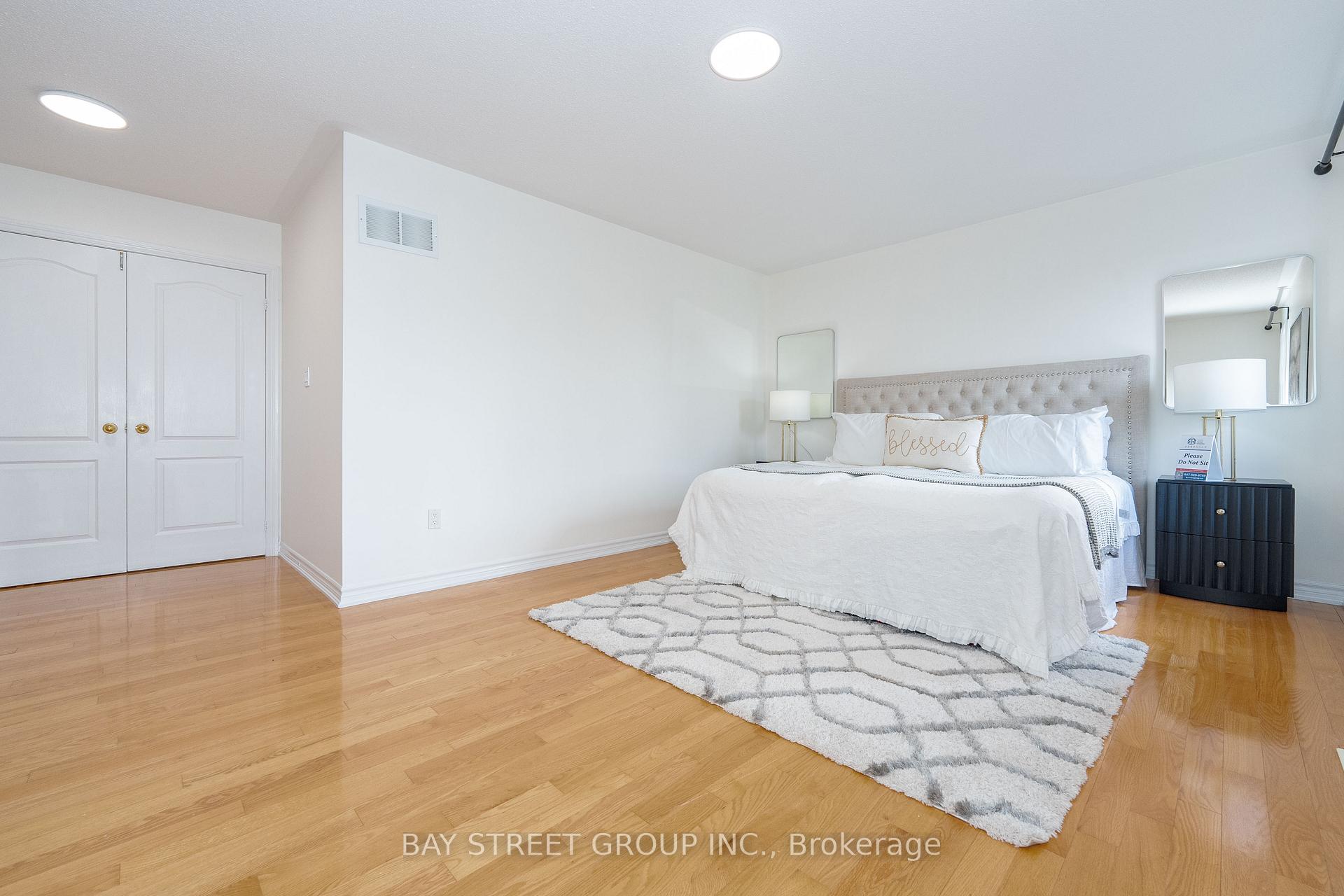 Photo 25 of 243 Zokol Drive, Aurora, Bayview Northeast — HOMEH