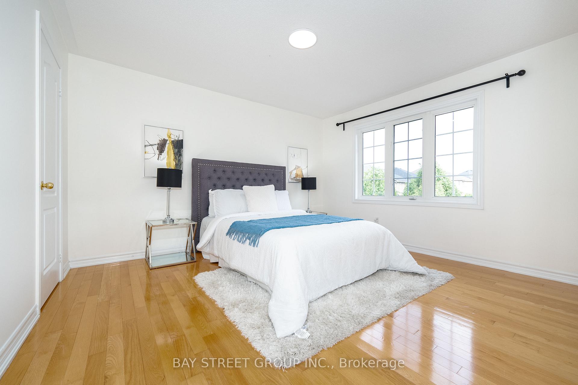 Photo 26 of 243 Zokol Drive, Aurora, Bayview Northeast — HOMEH