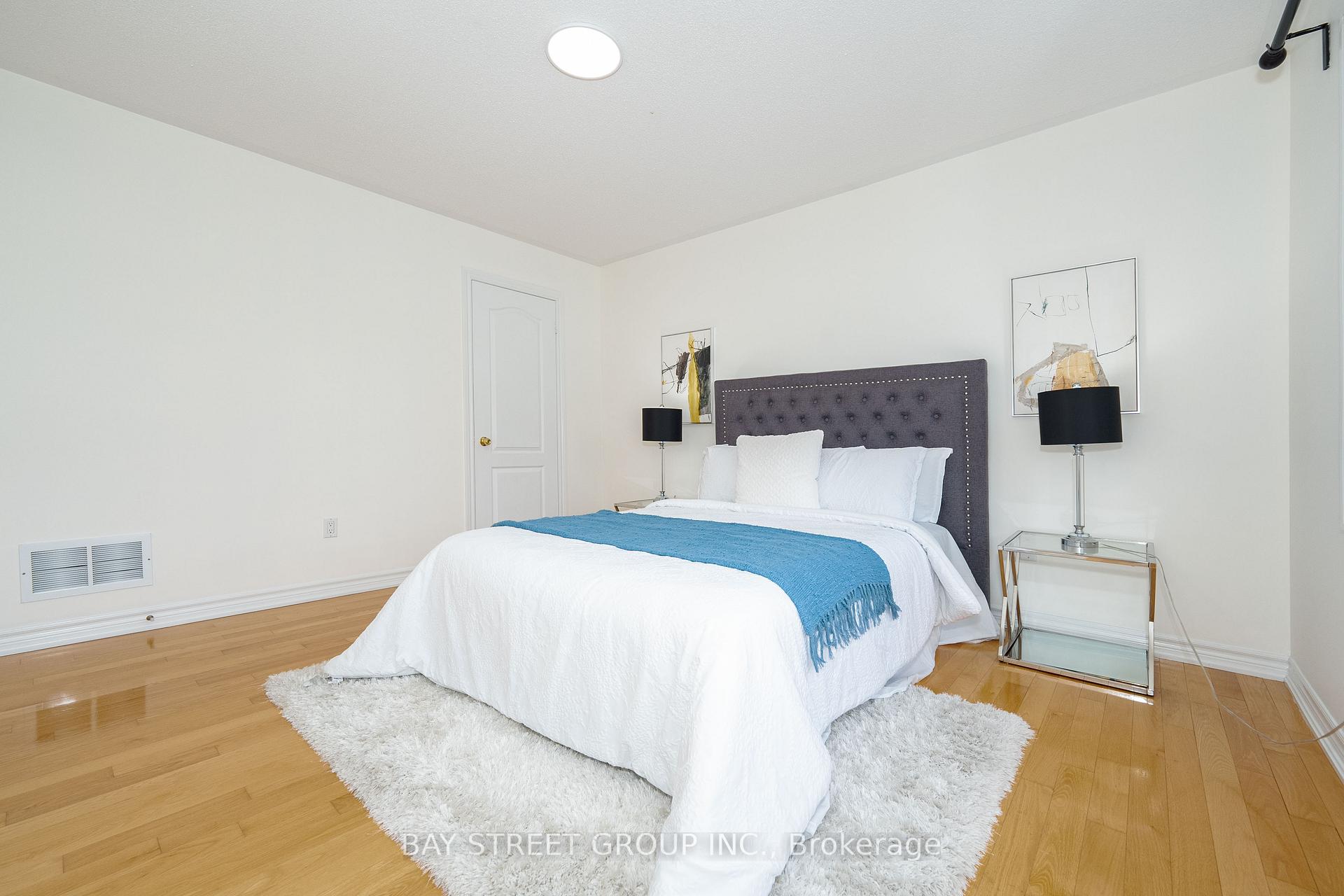 Photo 29 of 243 Zokol Drive, Aurora, Bayview Northeast — HOMEH