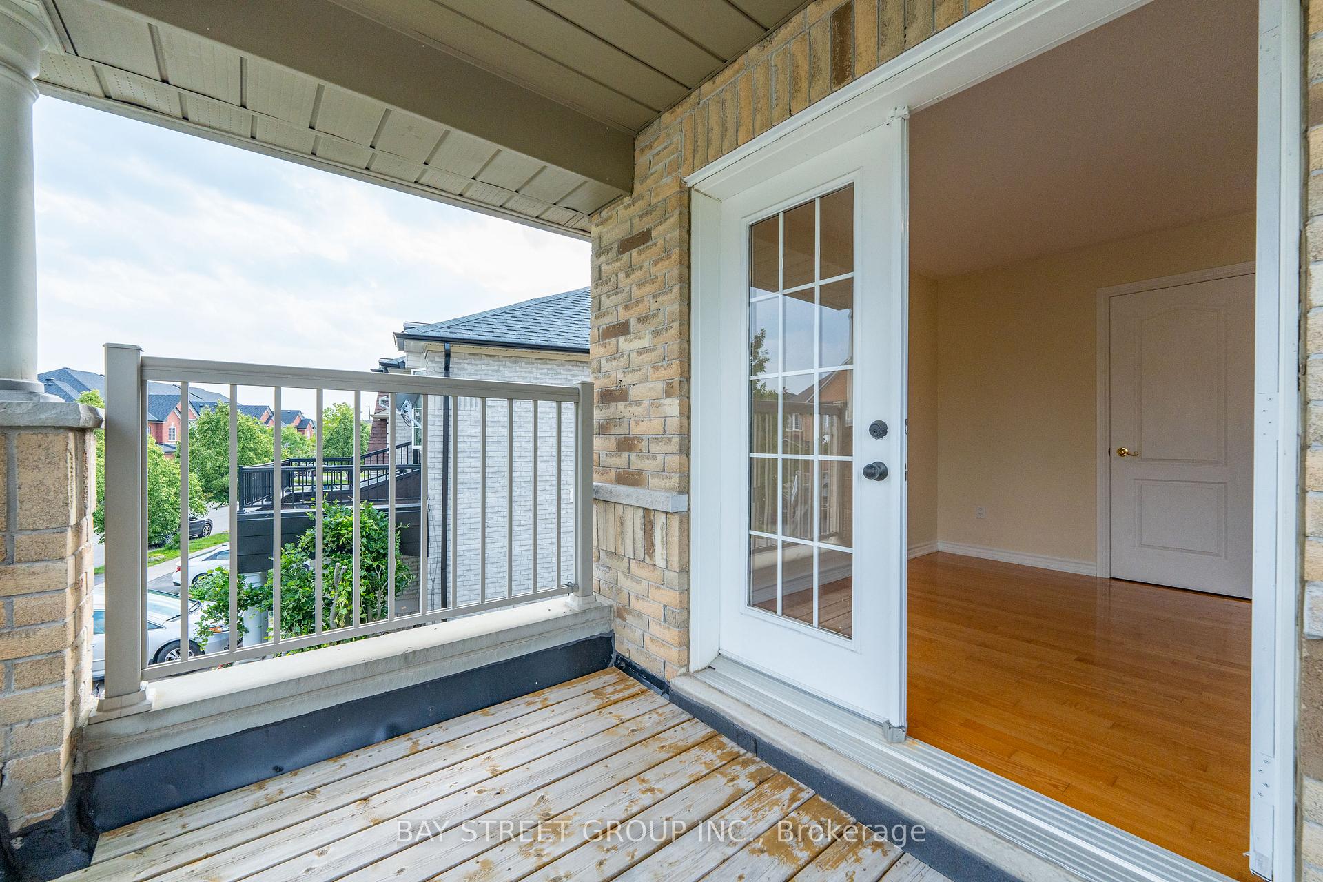Photo 33 of 243 Zokol Drive, Aurora, Bayview Northeast — HOMEH