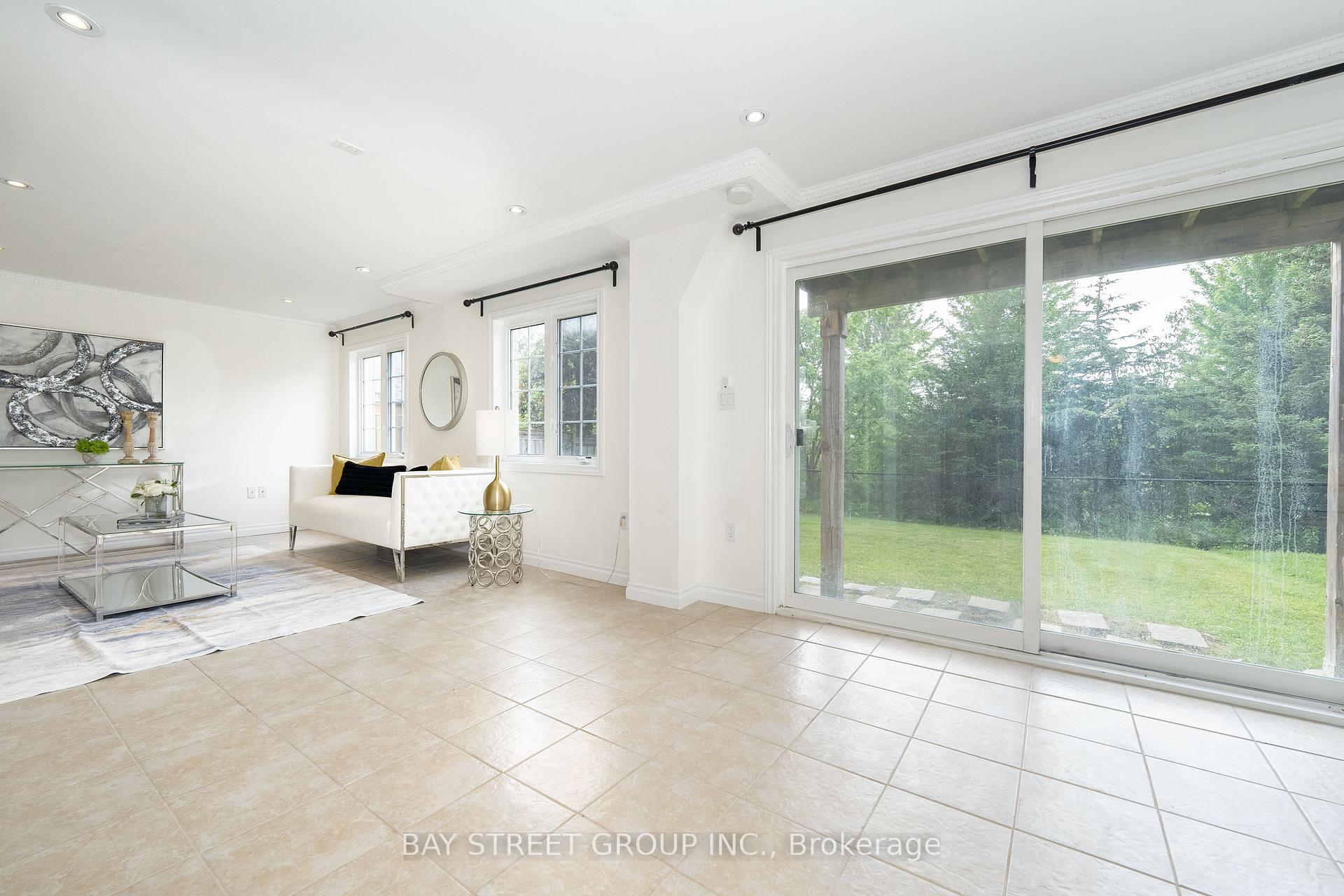 Photo 38 of 243 Zokol Drive, Aurora, Bayview Northeast — HOMEH
