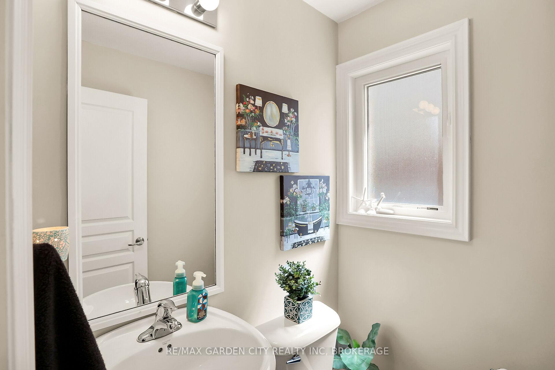 Photo 9 of 36 Silverwood Avenue, Welland, Coyle Creek — HOMEH