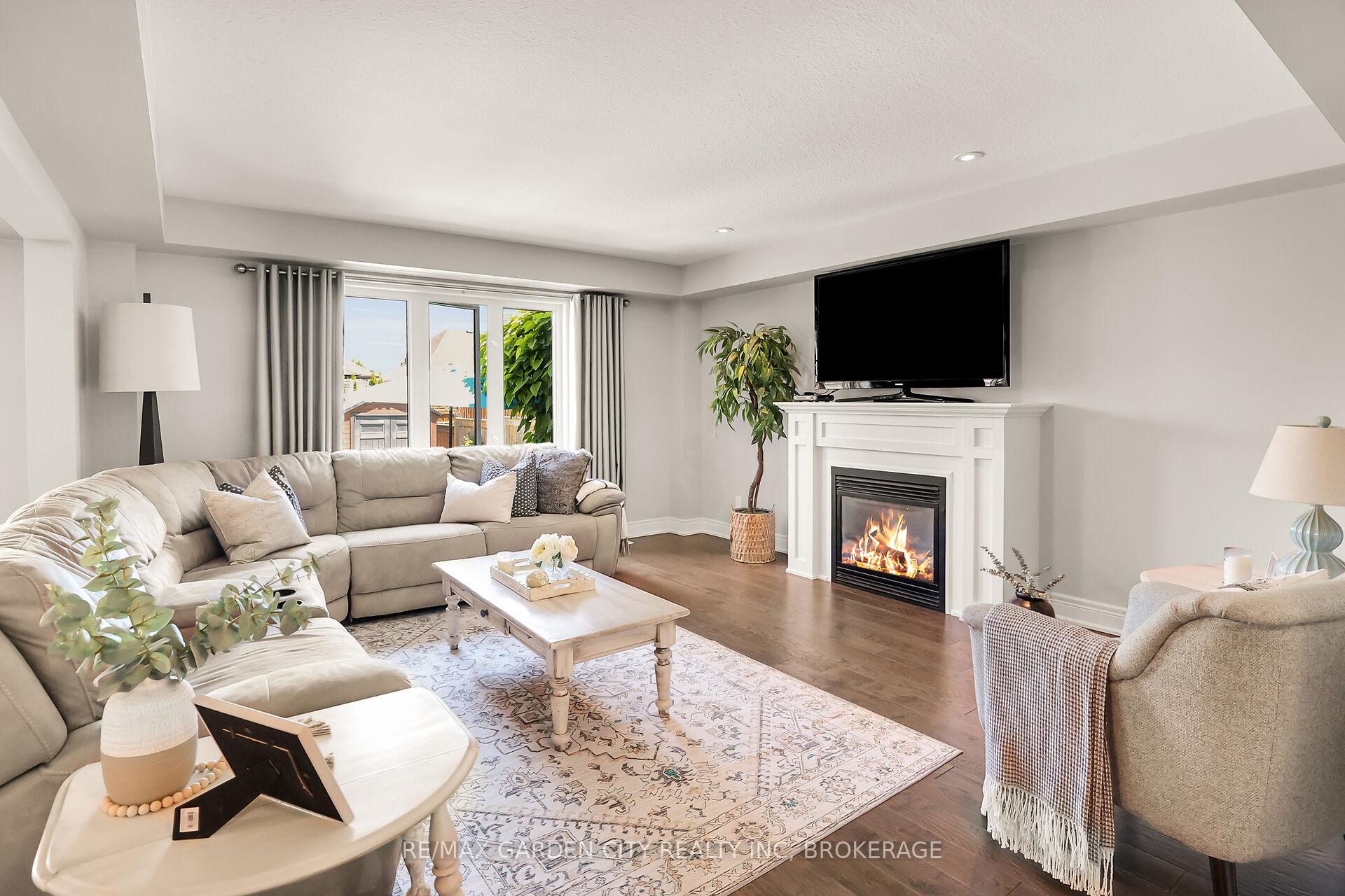 Photo 11 of 36 Silverwood Avenue, Welland, Coyle Creek — HOMEH