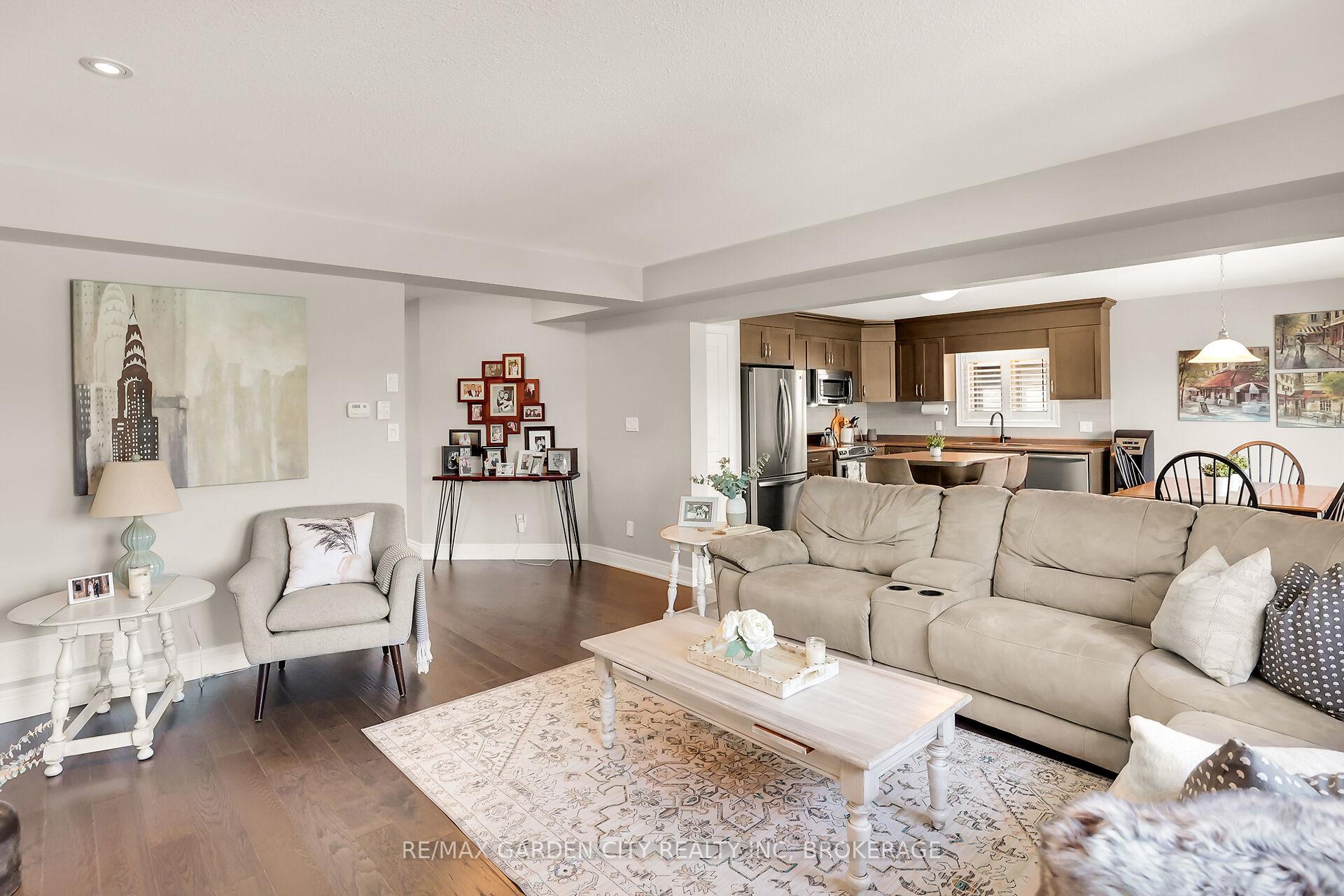 Photo 17 of 36 Silverwood Avenue, Welland, Coyle Creek — HOMEH