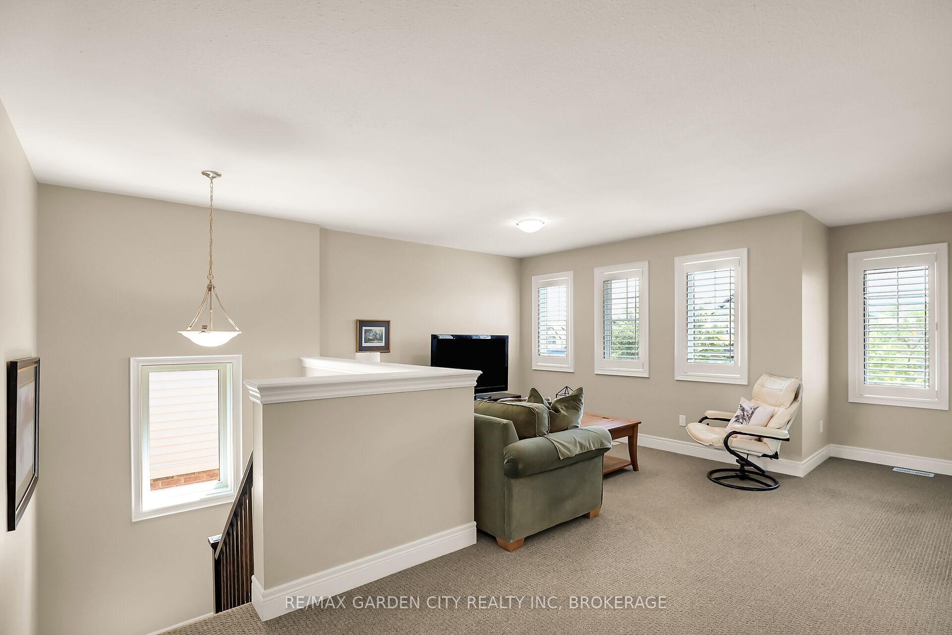 Photo 21 of 36 Silverwood Avenue, Welland, Coyle Creek — HOMEH