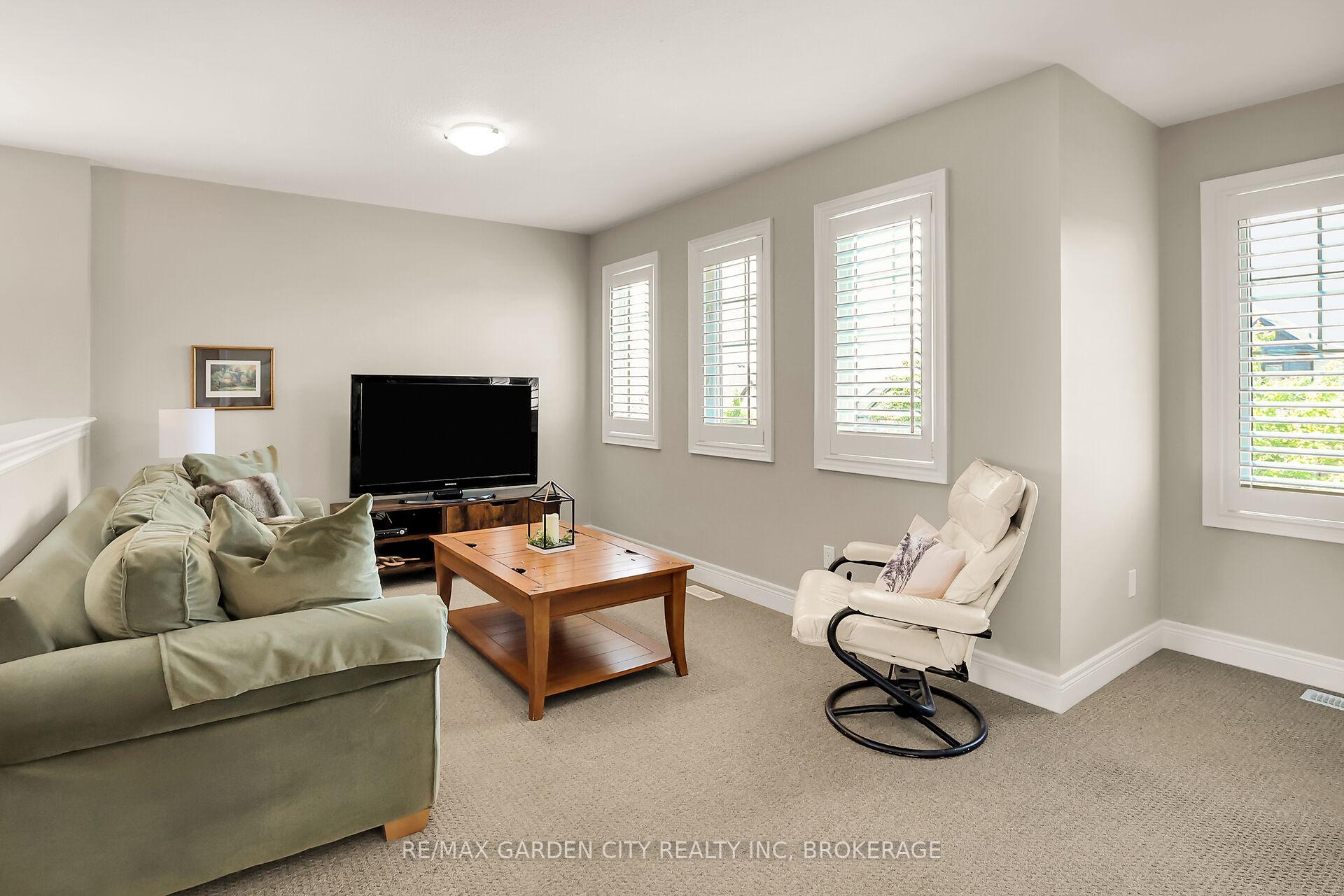 Photo 22 of 36 Silverwood Avenue, Welland, Coyle Creek — HOMEH