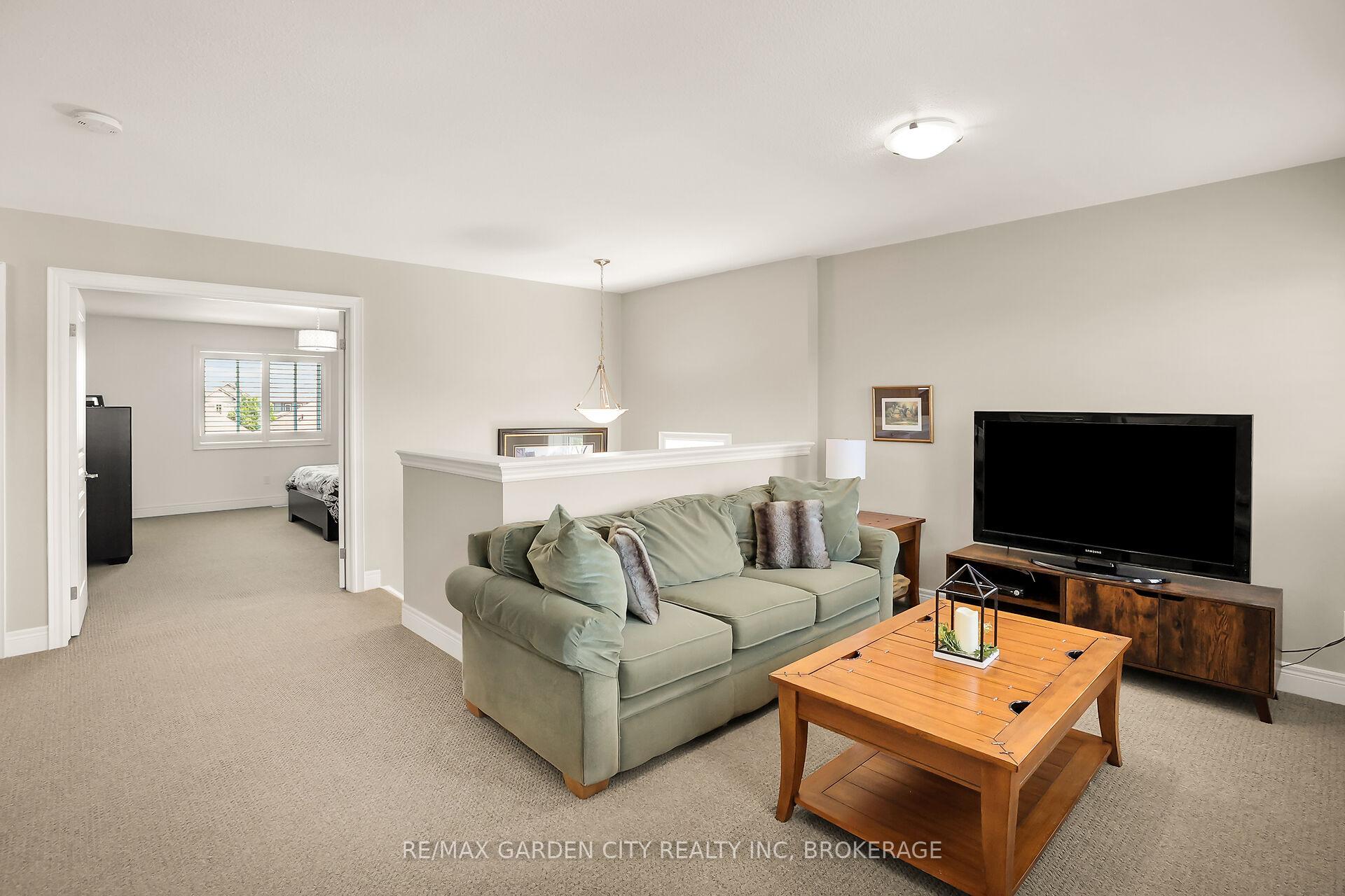 Photo 23 of 36 Silverwood Avenue, Welland, Coyle Creek — HOMEH