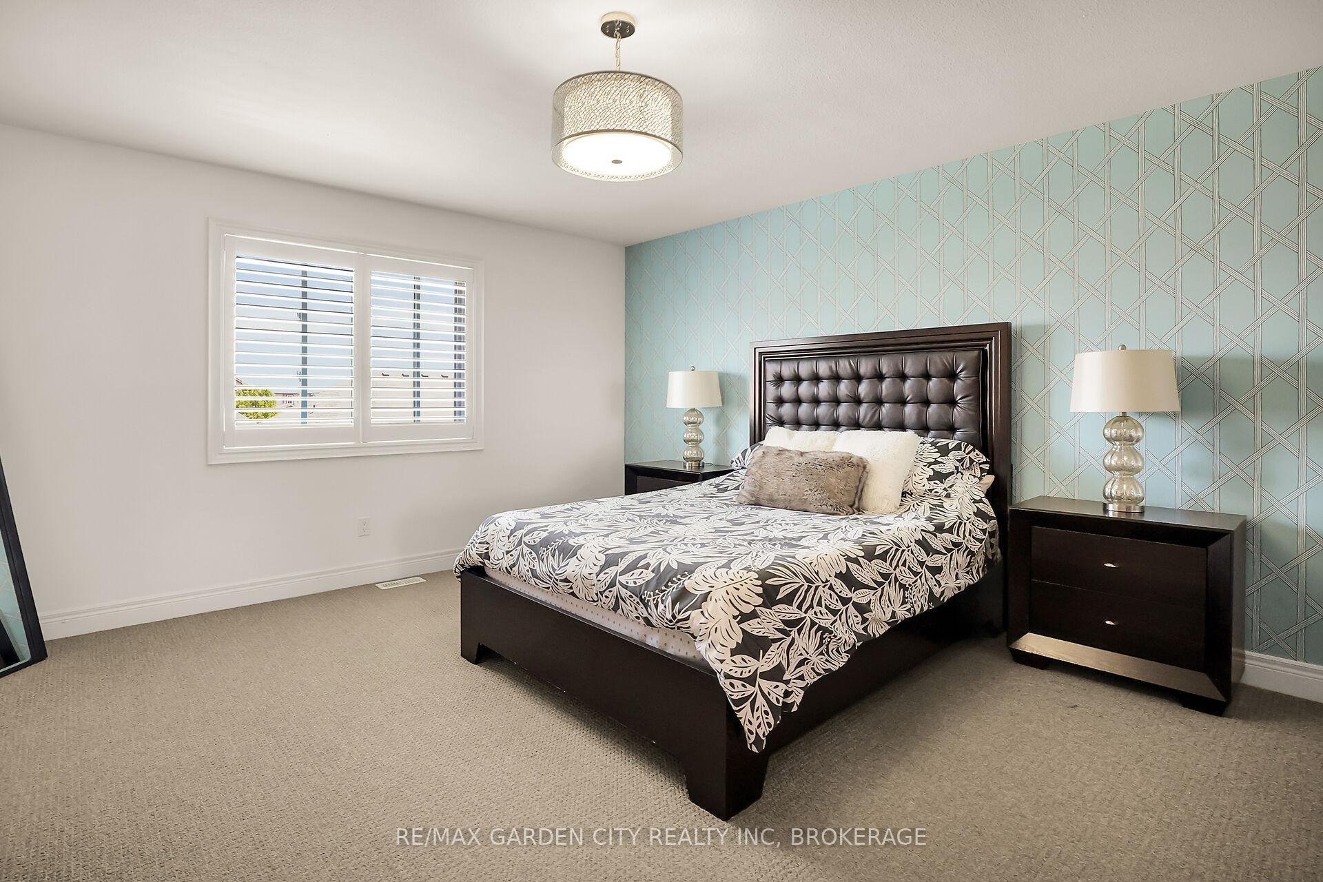 Photo 24 of 36 Silverwood Avenue, Welland, Coyle Creek — HOMEH