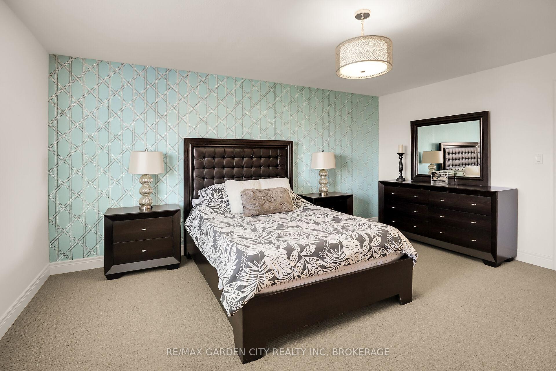 Photo 25 of 36 Silverwood Avenue, Welland, Coyle Creek — HOMEH