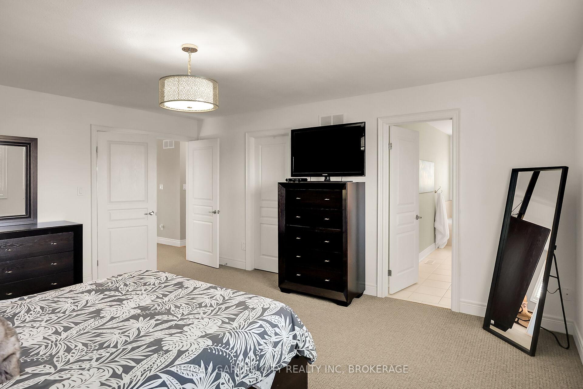 Photo 26 of 36 Silverwood Avenue, Welland, Coyle Creek — HOMEH