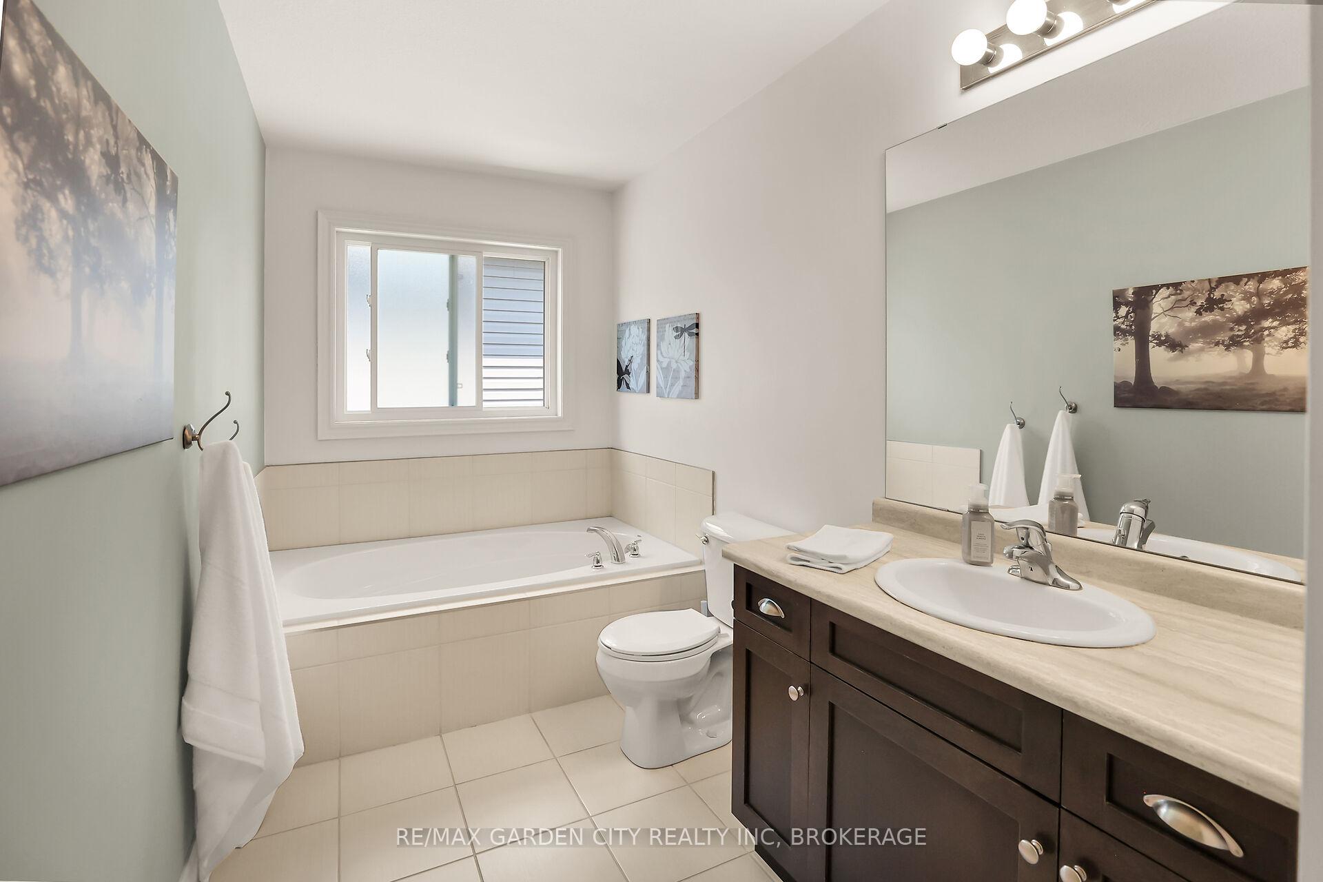 Photo 27 of 36 Silverwood Avenue, Welland, Coyle Creek — HOMEH