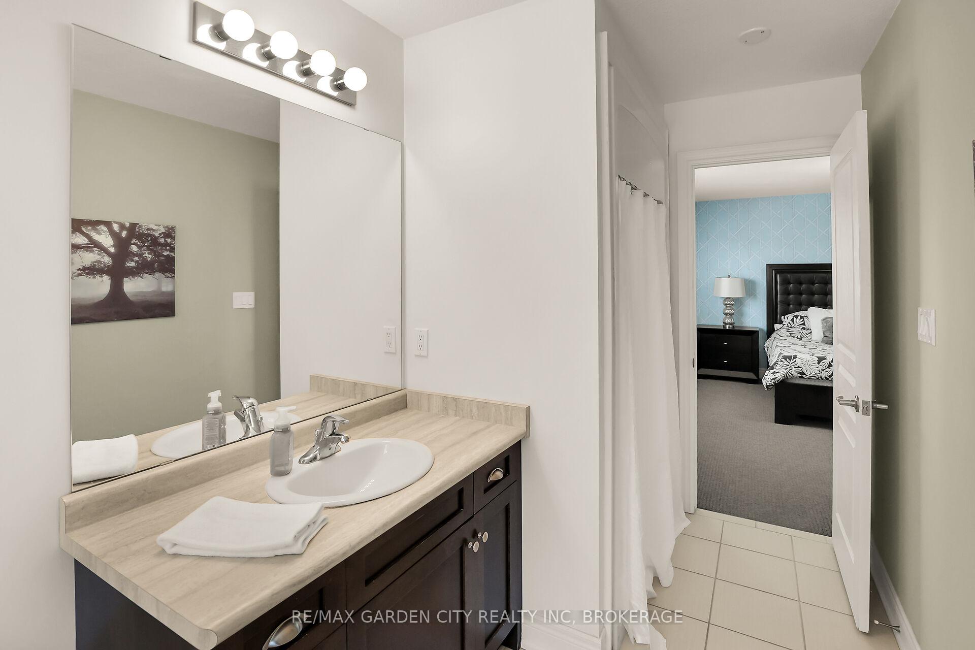 Photo 28 of 36 Silverwood Avenue, Welland, Coyle Creek — HOMEH
