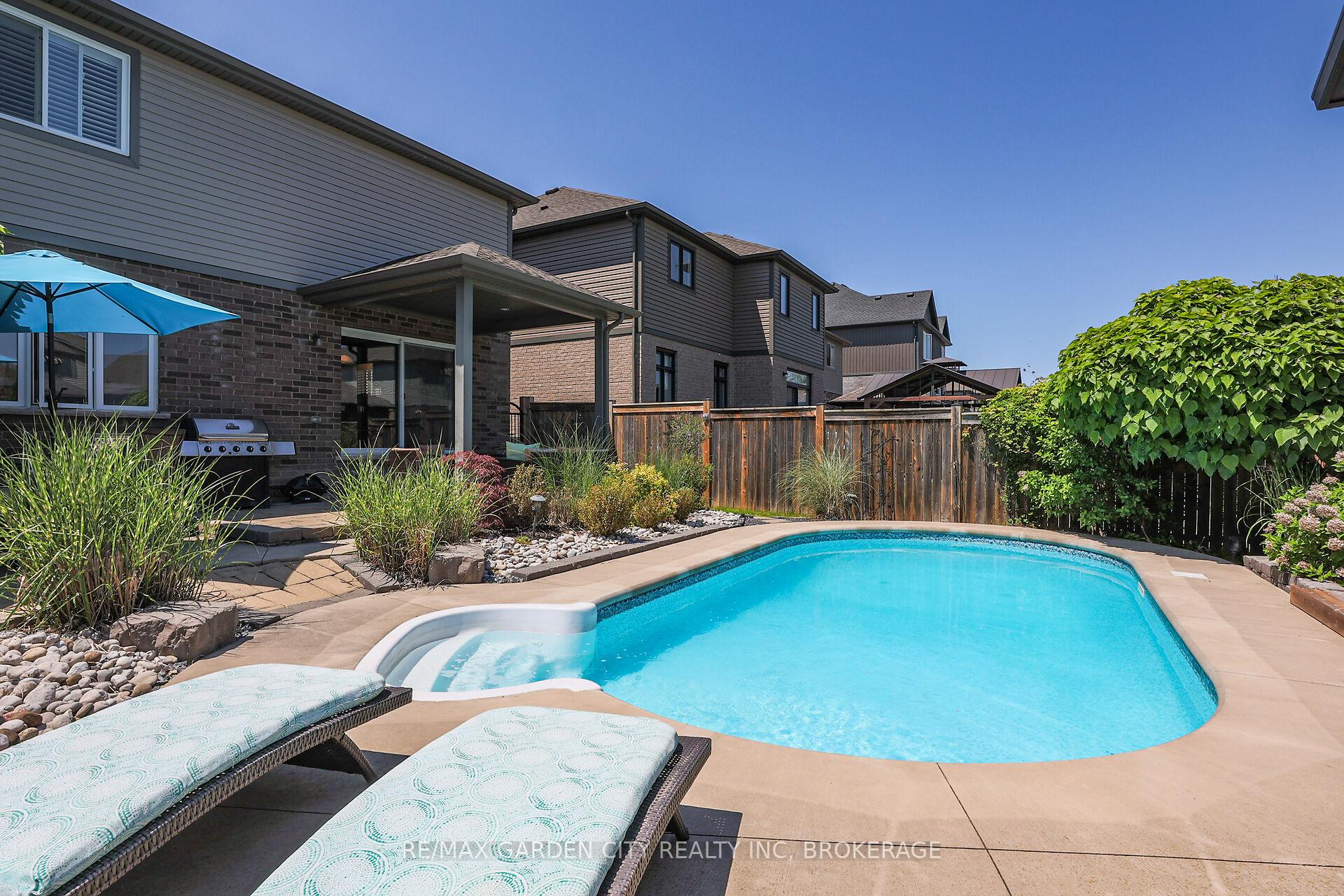 Photo 36 of 36 Silverwood Avenue, Welland, Coyle Creek — HOMEH