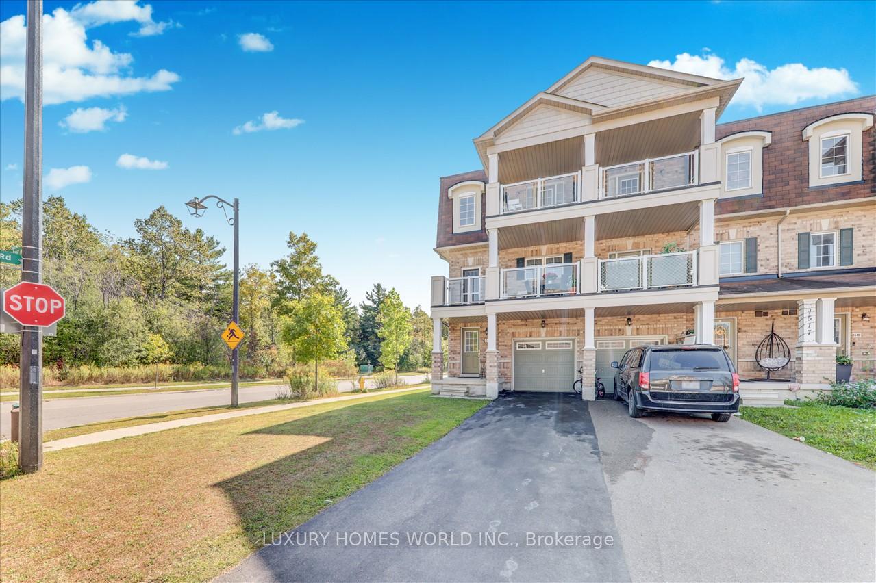 Photo 3 of 1519 Spinnaker Mews, Pickering, Duffin Heights — HOMEH