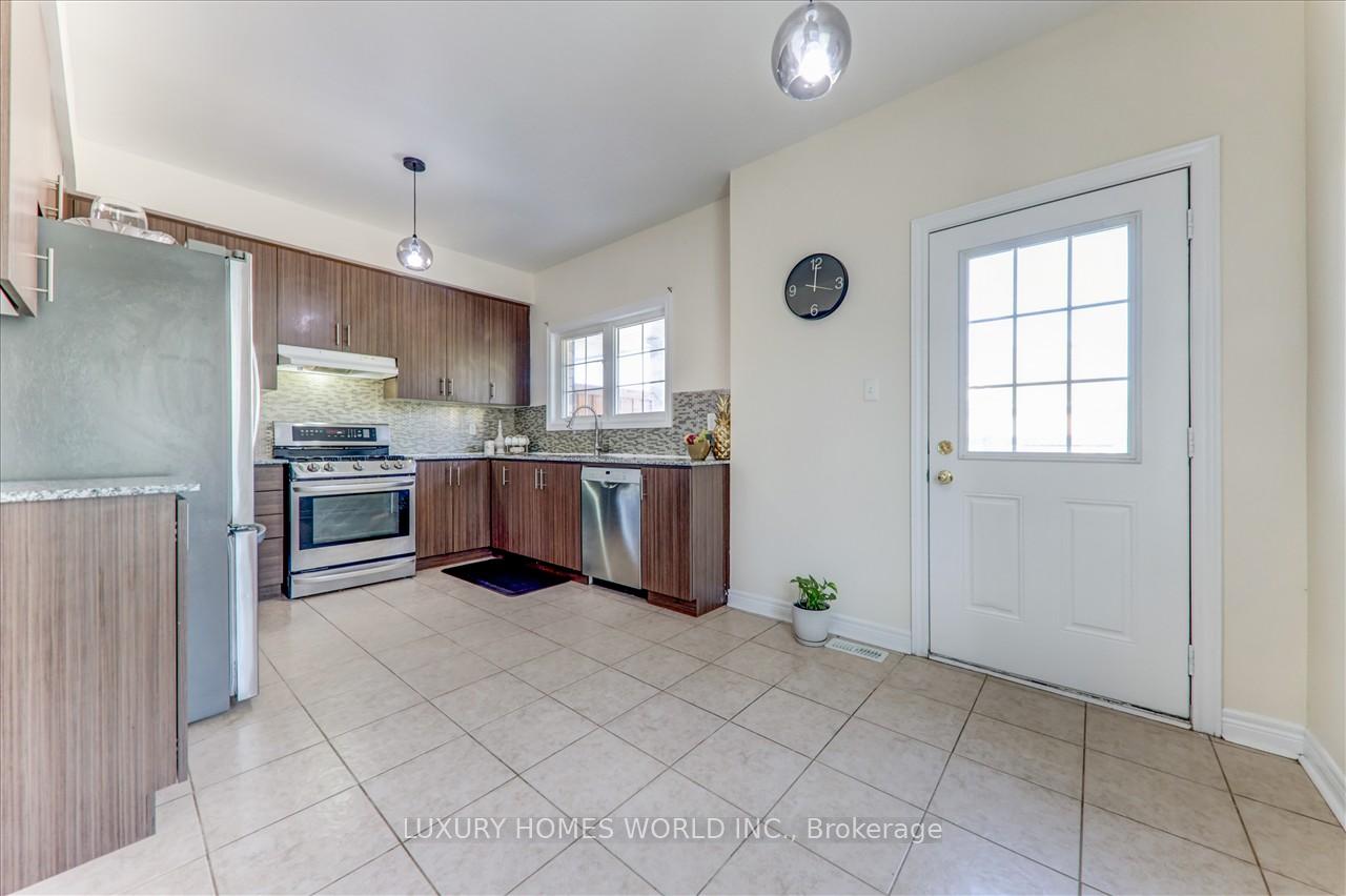 Photo 12 of 1519 Spinnaker Mews, Pickering, Duffin Heights — HOMEH