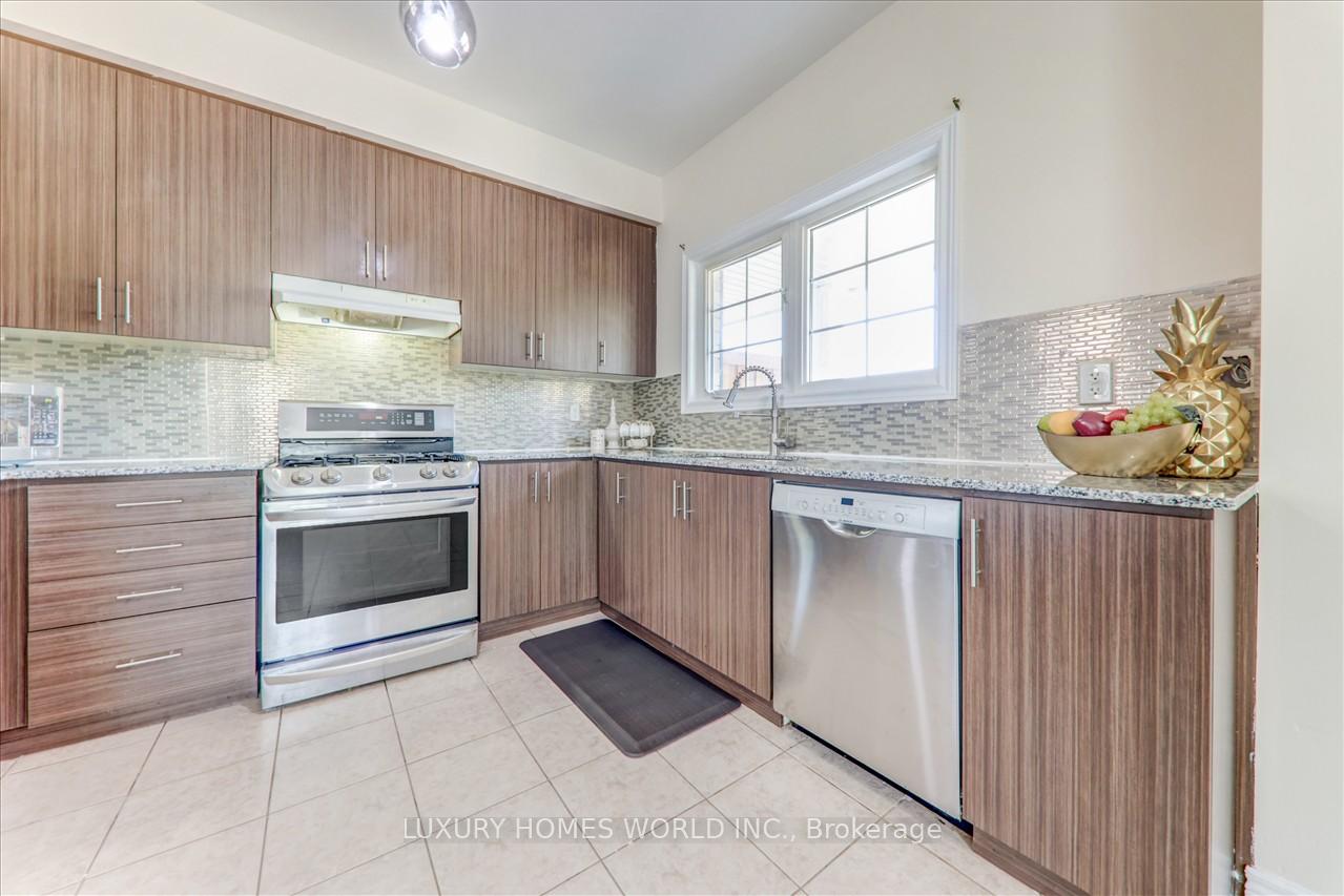 Photo 13 of 1519 Spinnaker Mews, Pickering, Duffin Heights — HOMEH