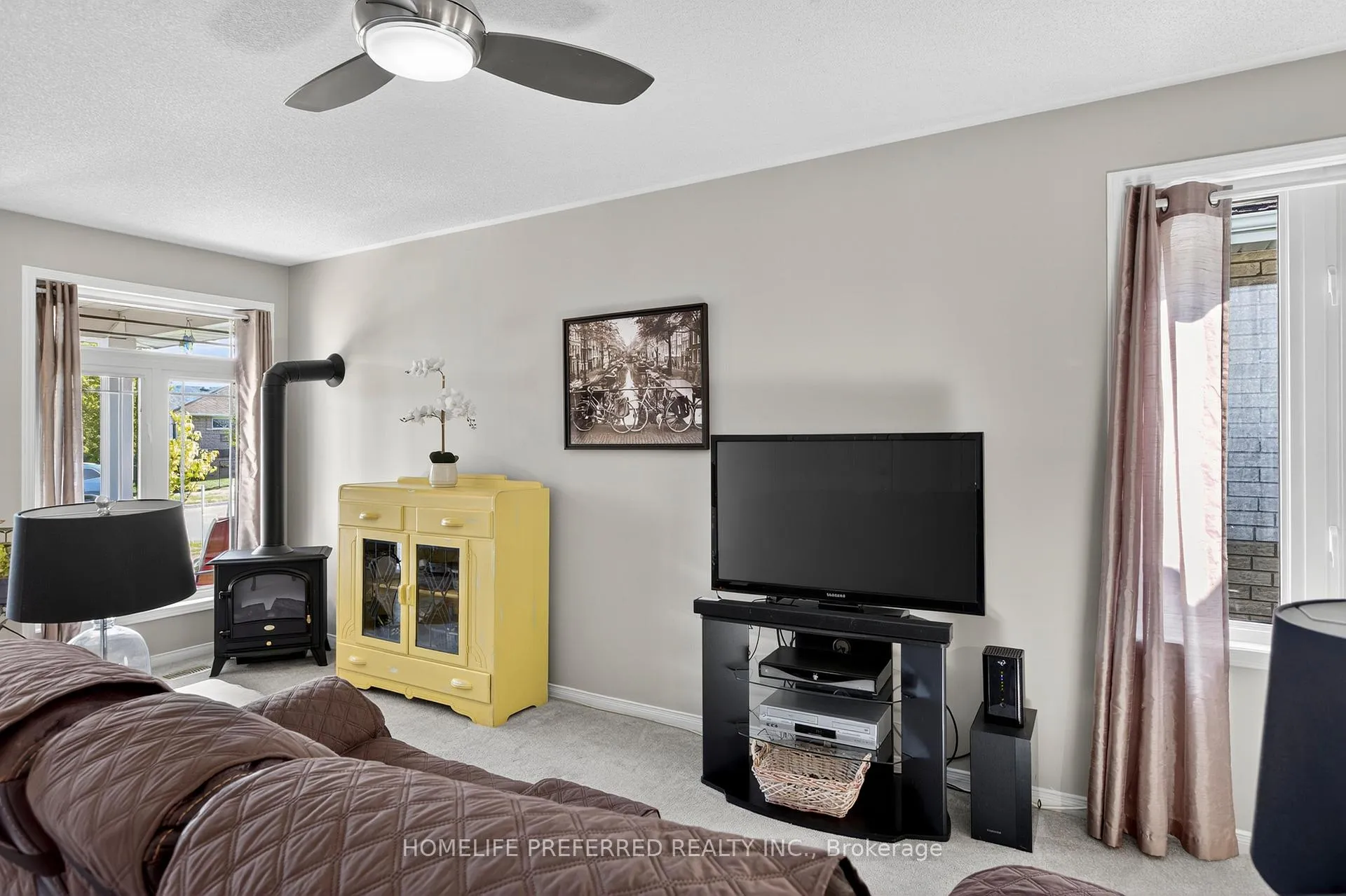 Photo 8 of 955 Ralphson Crescent, Peterborough, Otonabee Ward 1 — HOMEH
