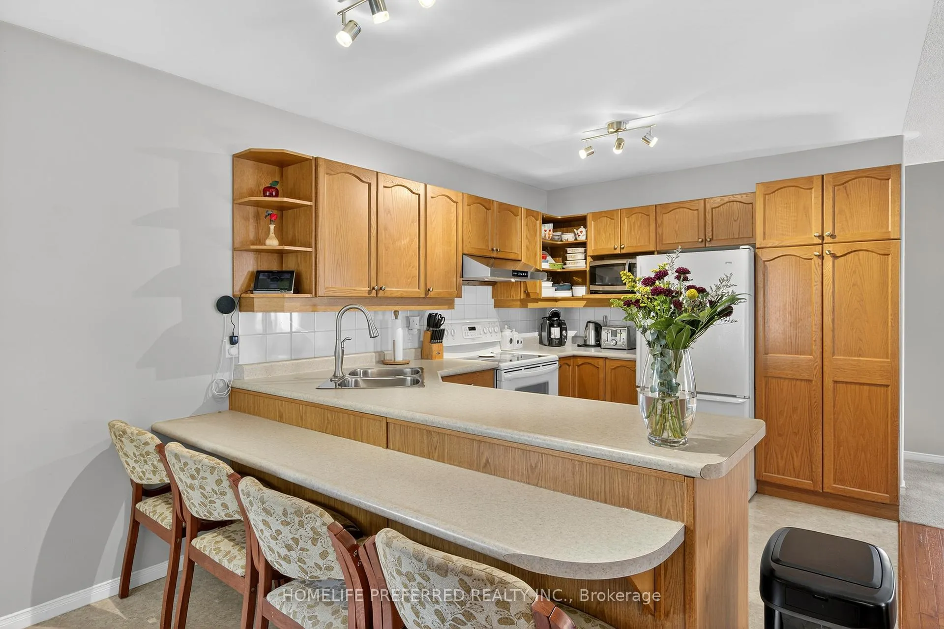 Photo 13 of 955 Ralphson Crescent, Peterborough, Otonabee Ward 1 — HOMEH