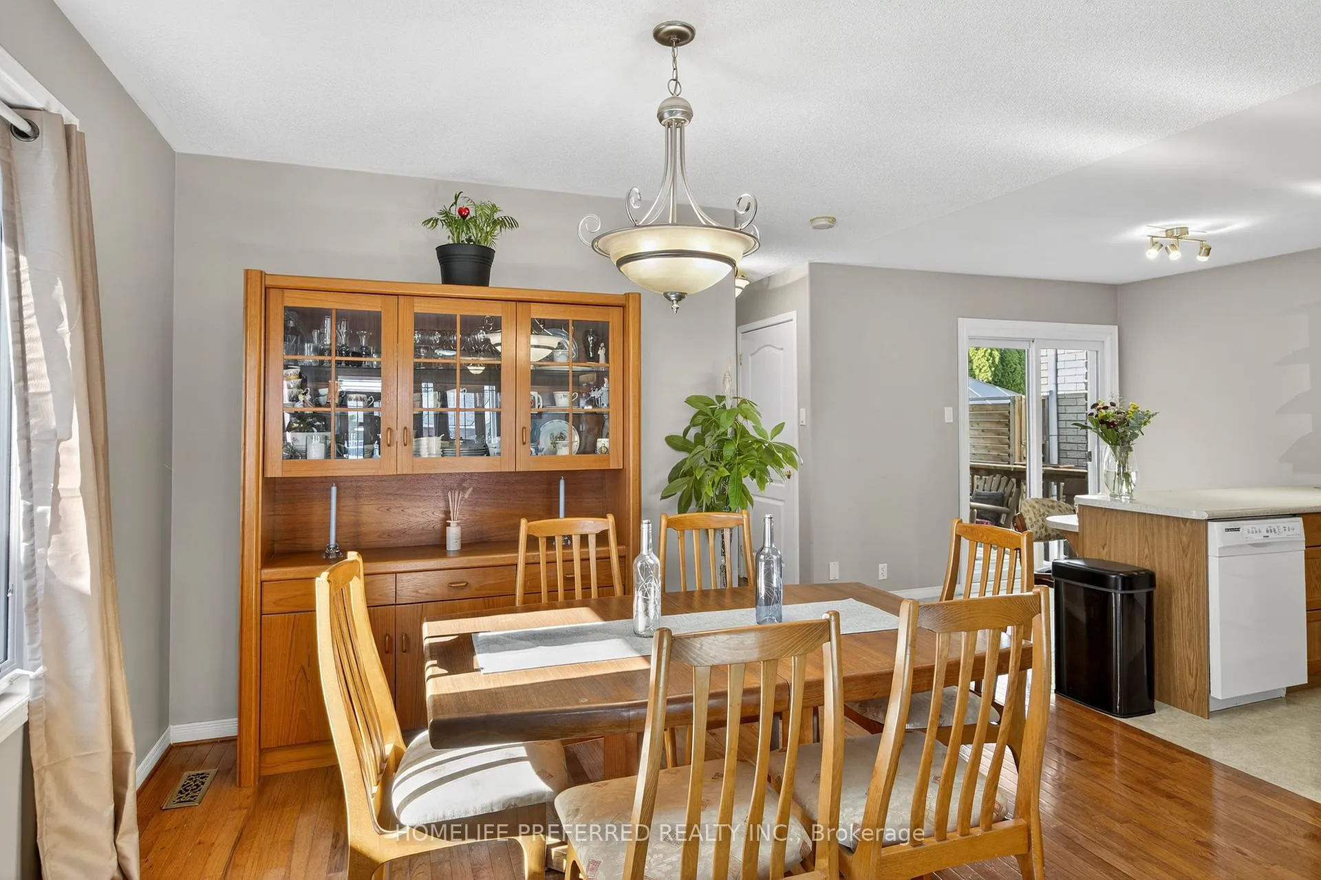 Photo 16 of 955 Ralphson Crescent, Peterborough, Otonabee Ward 1 — HOMEH