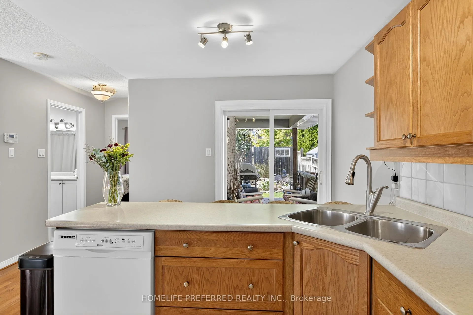 Photo 17 of 955 Ralphson Crescent, Peterborough, Otonabee Ward 1 — HOMEH