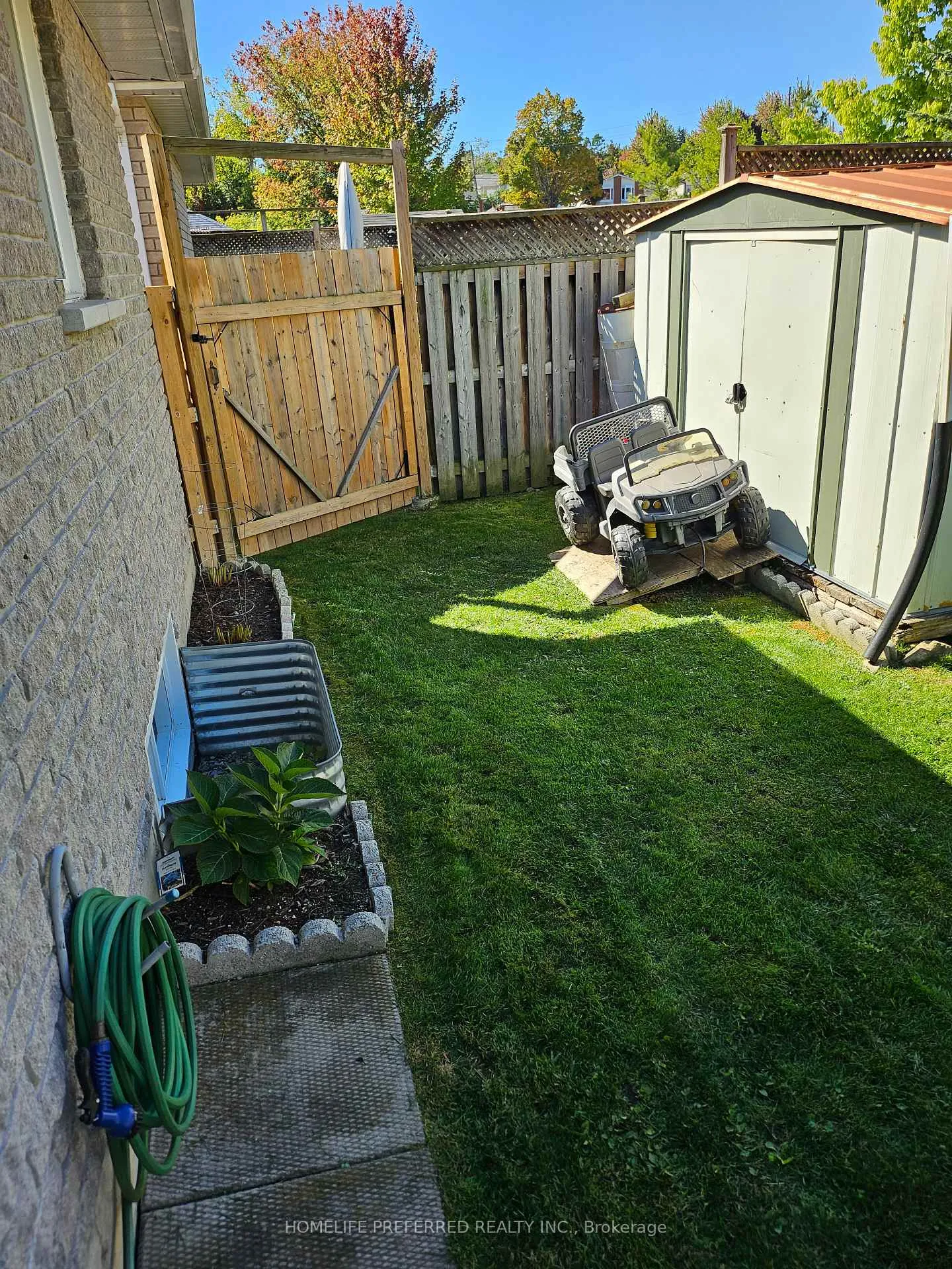Photo 38 of 955 Ralphson Crescent, Peterborough, Otonabee Ward 1 — HOMEH