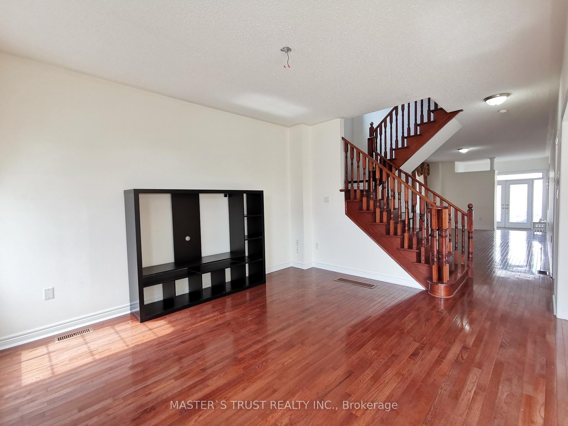 Photo 10 of 47 Mosswood Road, Vaughan, Patterson — HOMEH