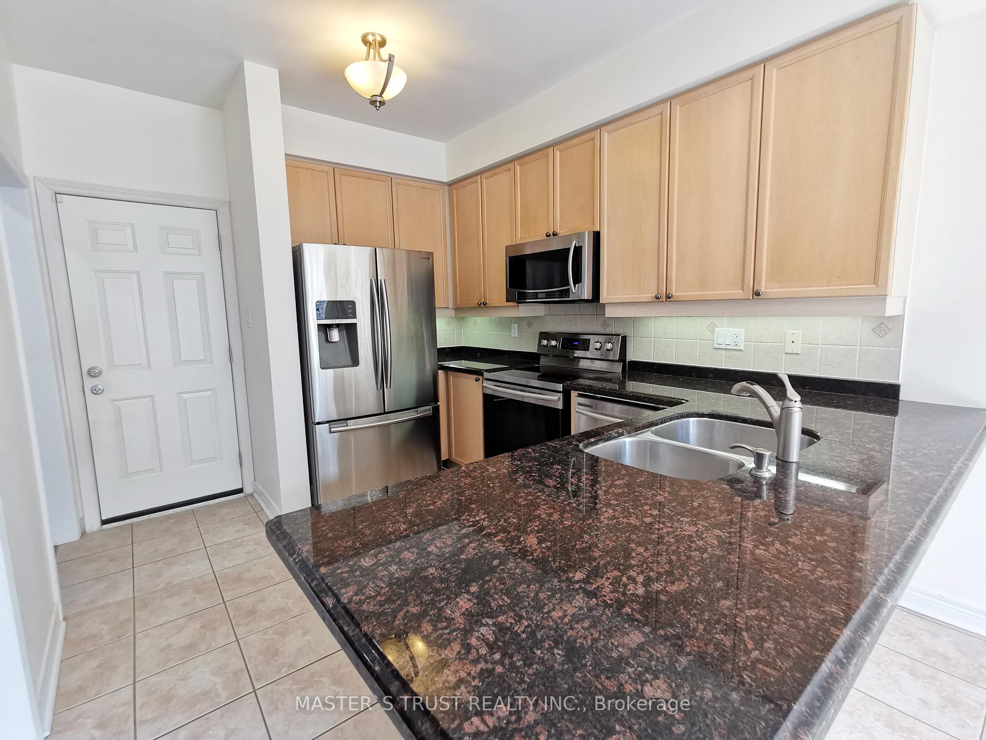 Photo 13 of 47 Mosswood Road, Vaughan, Patterson — HOMEH