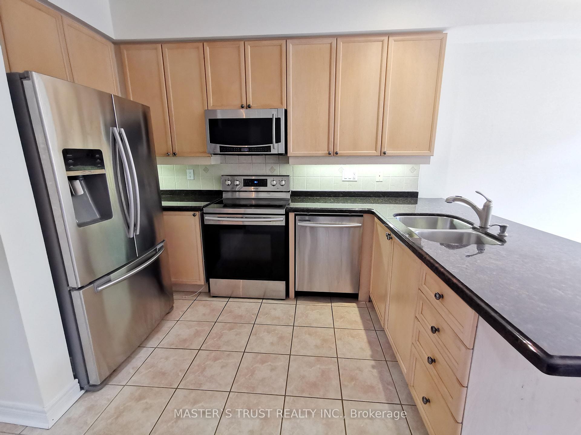 Photo 14 of 47 Mosswood Road, Vaughan, Patterson — HOMEH