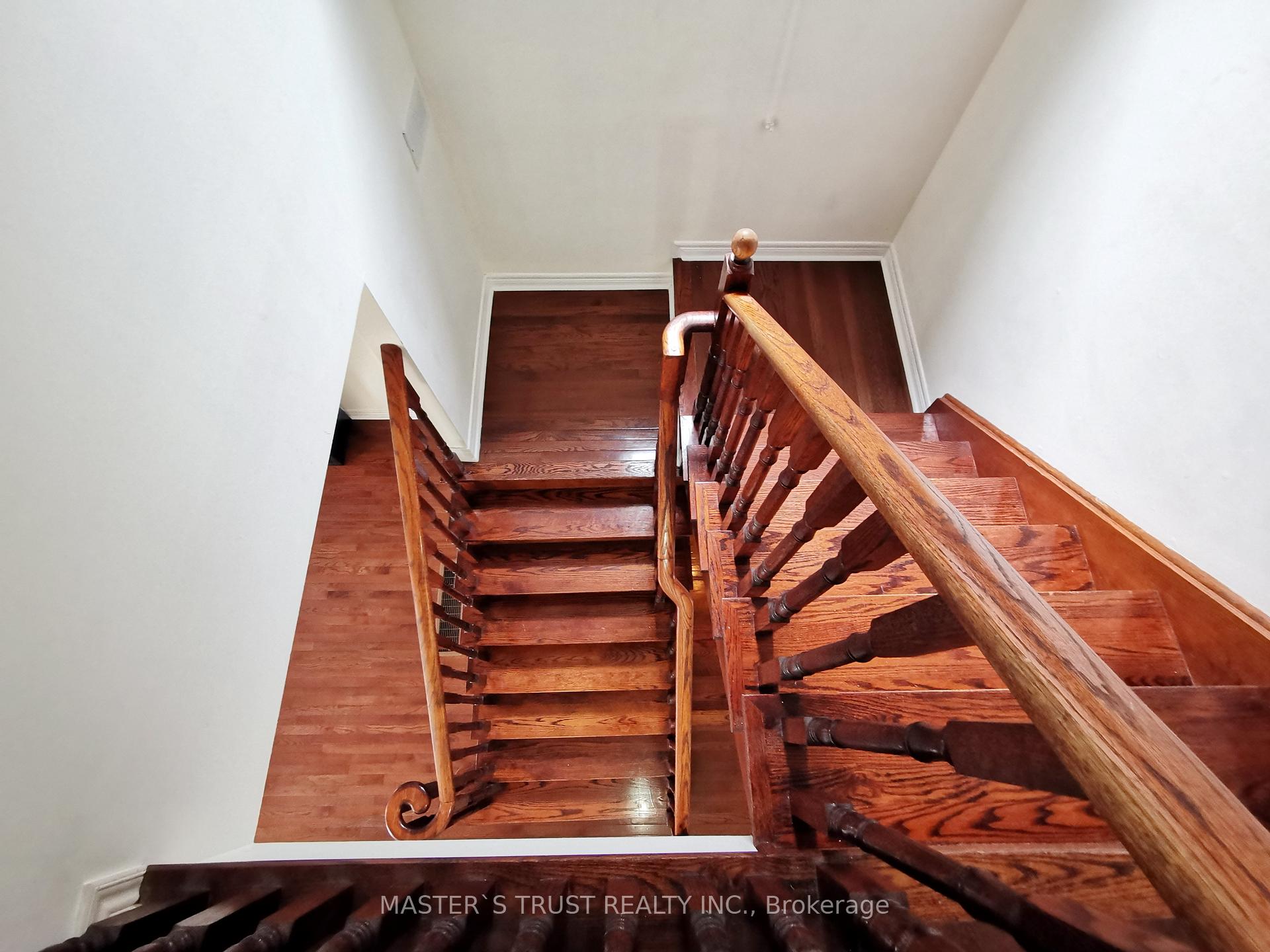 Photo 17 of 47 Mosswood Road, Vaughan, Patterson — HOMEH