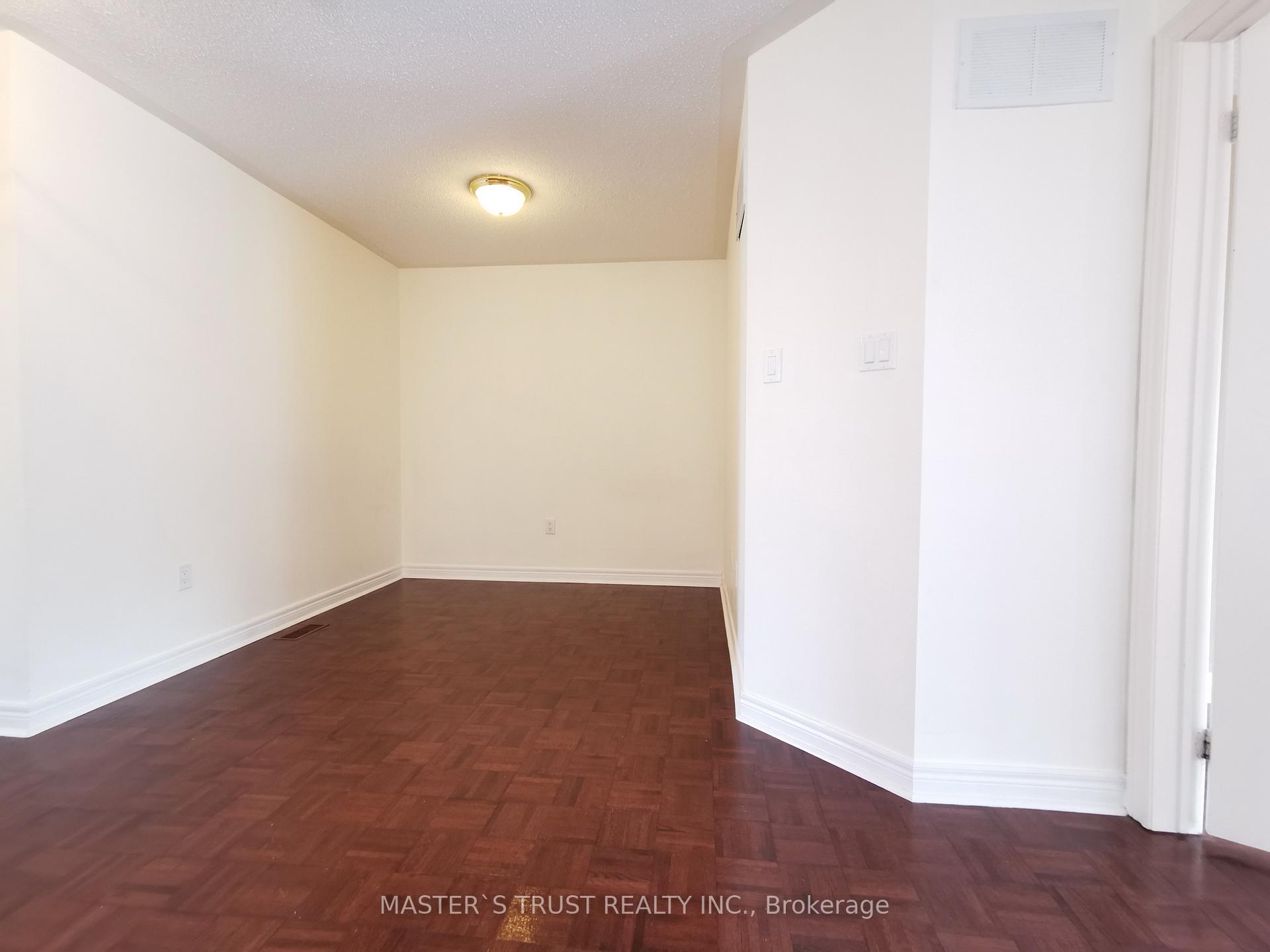 Photo 18 of 47 Mosswood Road, Vaughan, Patterson — HOMEH
