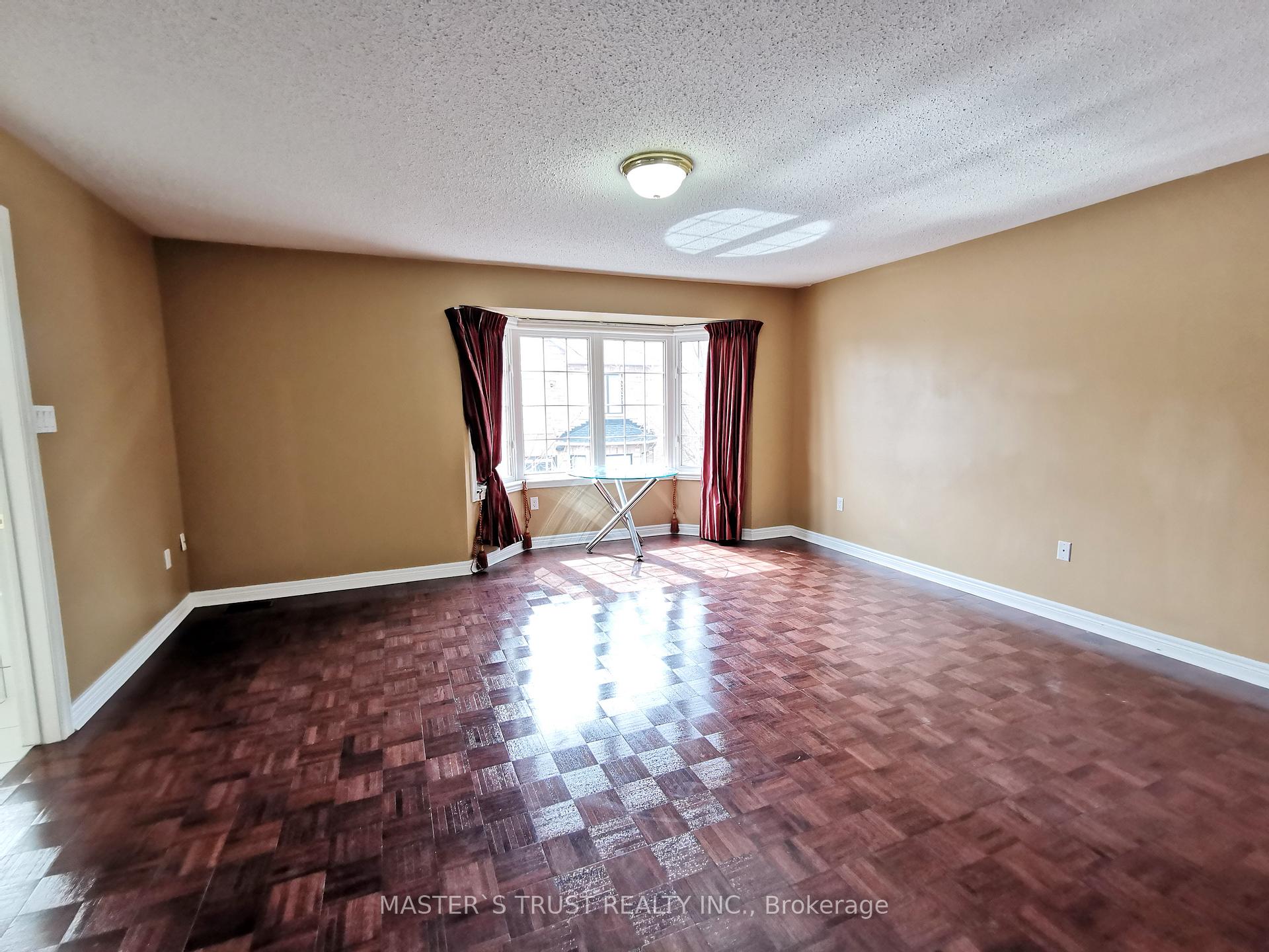 Photo 20 of 47 Mosswood Road, Vaughan, Patterson — HOMEH