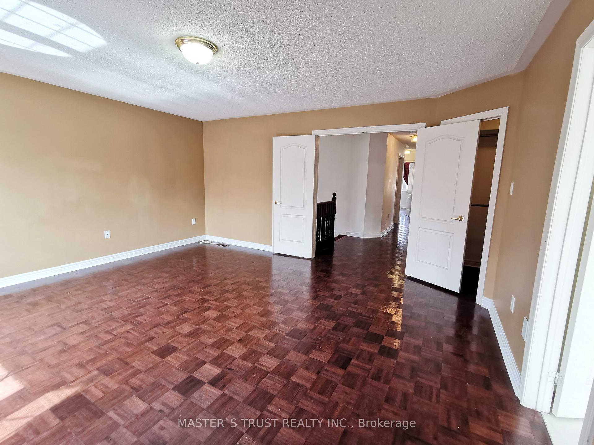 Photo 21 of 47 Mosswood Road, Vaughan, Patterson — HOMEH