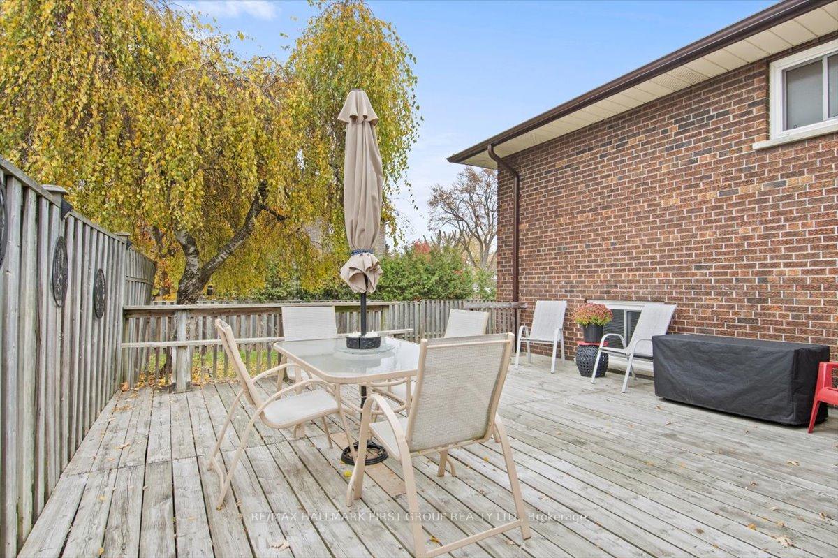 Photo 3 of 733 Victory Drive, Pickering, West Shore — HOMEH
