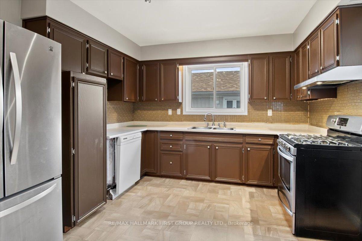 Photo 13 of 733 Victory Drive, Pickering, West Shore — HOMEH