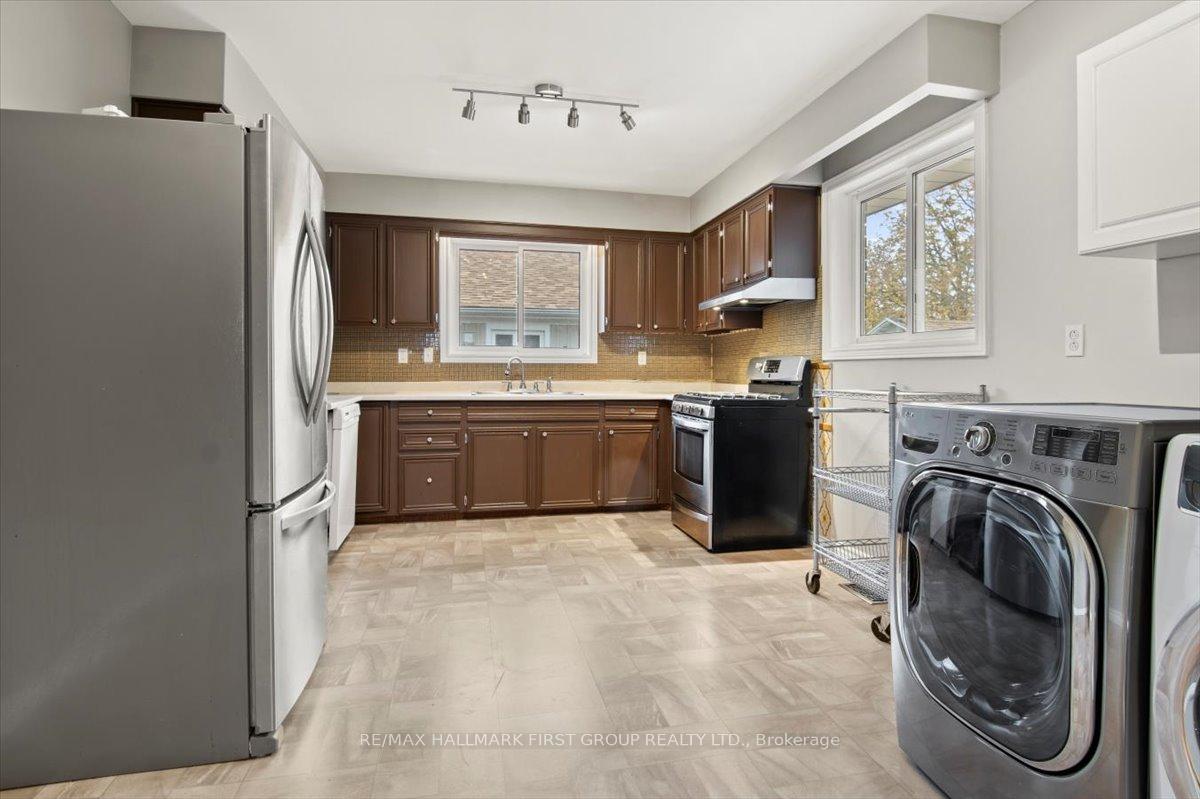 Photo 14 of 733 Victory Drive, Pickering, West Shore — HOMEH