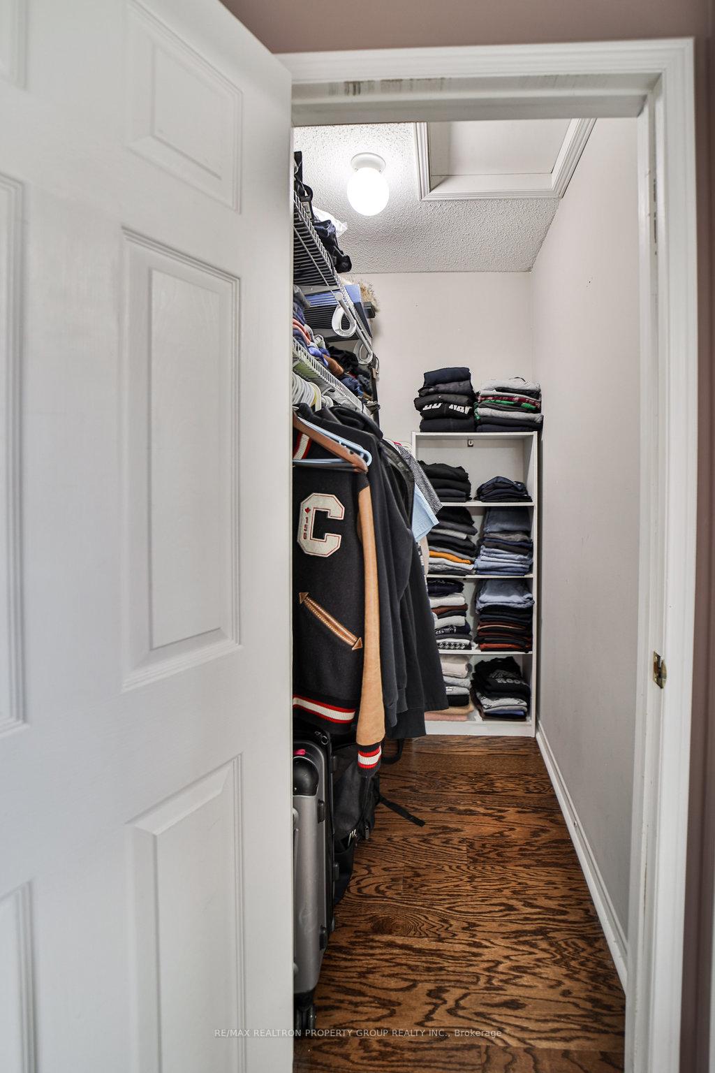 Photo 11 of 950 Taggart Crescent, Oshawa, Pinecrest — HOMEH