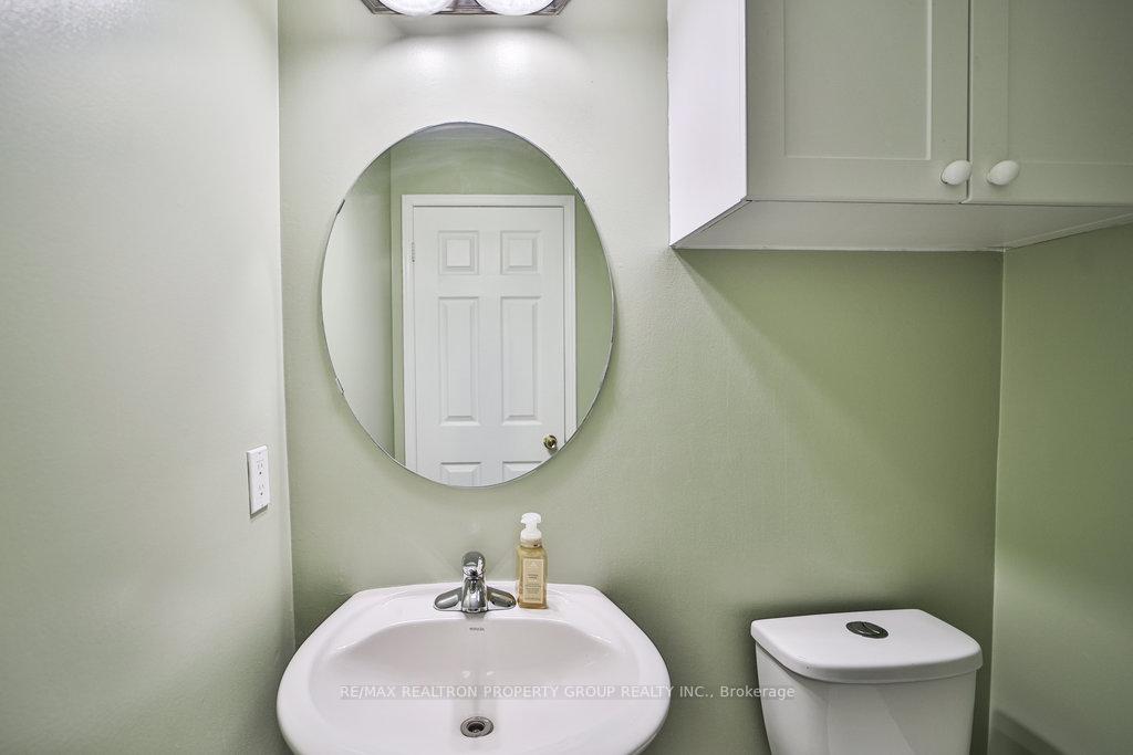 Photo 22 of 950 Taggart Crescent, Oshawa, Pinecrest — HOMEH