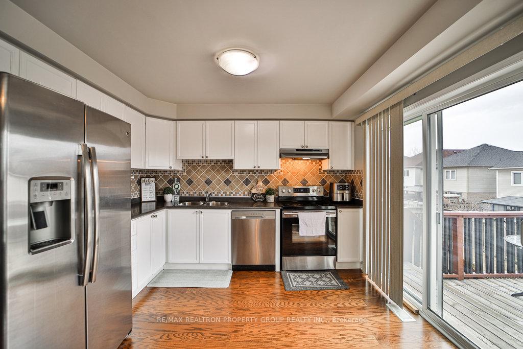 Photo 28 of 950 Taggart Crescent, Oshawa, Pinecrest — HOMEH