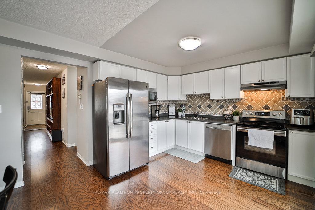Photo 29 of 950 Taggart Crescent, Oshawa, Pinecrest — HOMEH