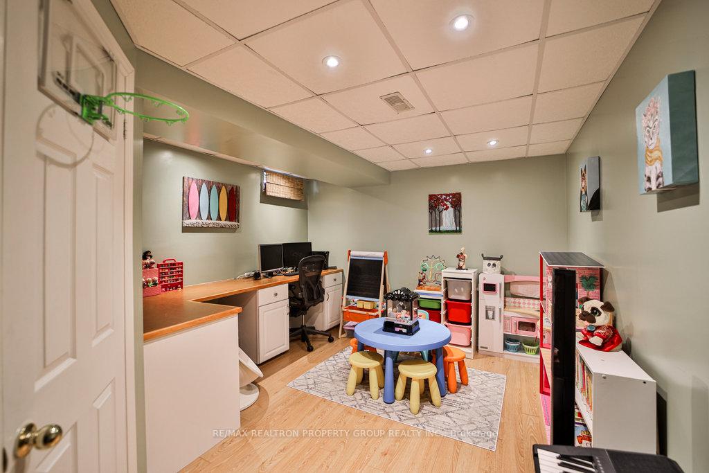 Photo 31 of 950 Taggart Crescent, Oshawa, Pinecrest — HOMEH