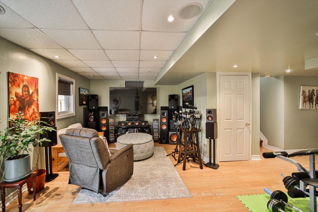 Photo 35 of 950 Taggart Crescent, Oshawa, Pinecrest — HOMEH