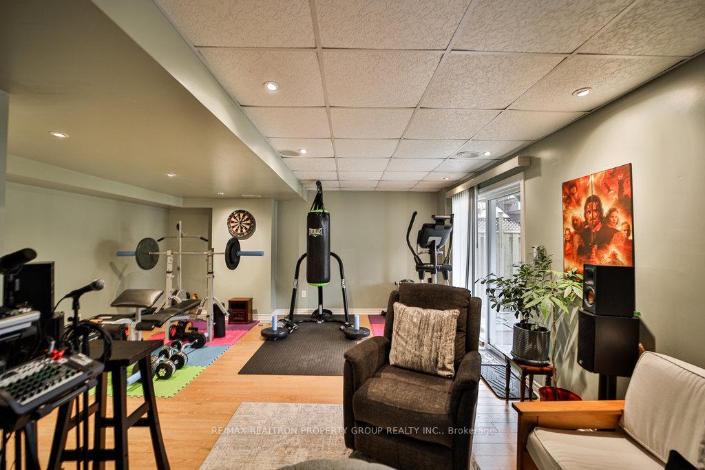 Photo 36 of 950 Taggart Crescent, Oshawa, Pinecrest — HOMEH