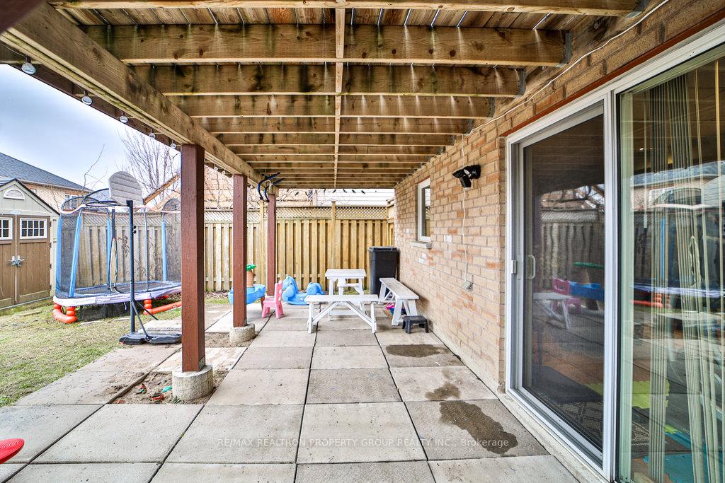 Photo 37 of 950 Taggart Crescent, Oshawa, Pinecrest — HOMEH