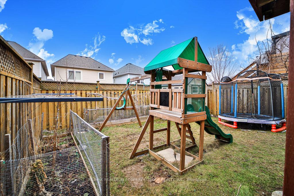 Photo 38 of 950 Taggart Crescent, Oshawa, Pinecrest — HOMEH