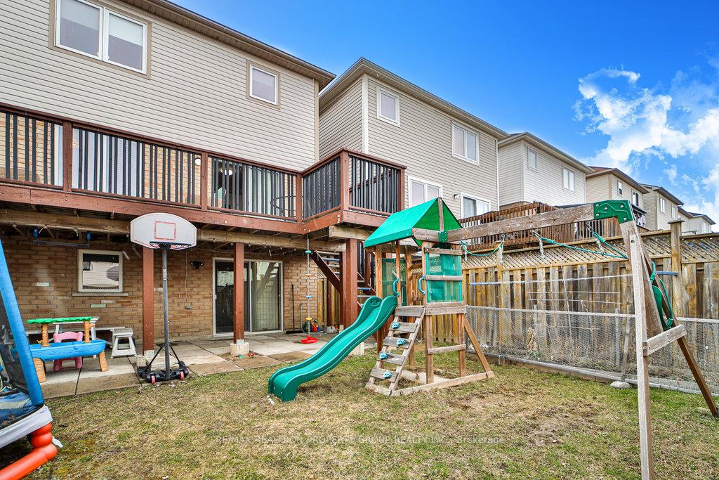 Photo 39 of 950 Taggart Crescent, Oshawa, Pinecrest — HOMEH